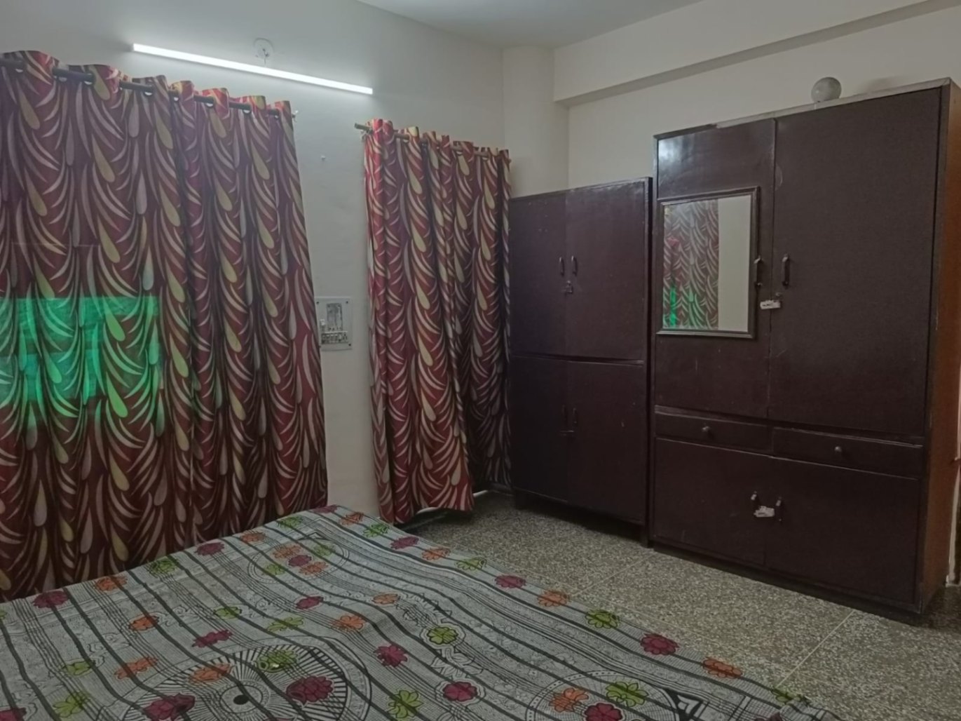 https://findmyroom-property-images-india.s3.ap-south-1.amazonaws.com/tfwlz-1768724287199-65224