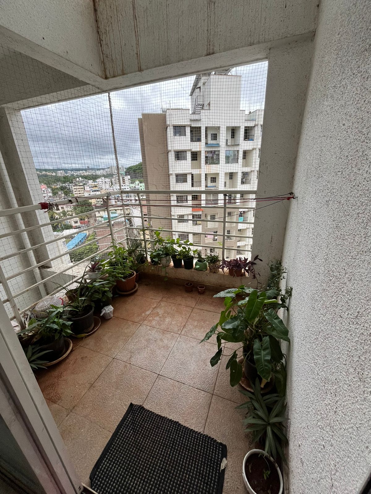 https://findmyroom-property-images-india.s3.ap-south-1.amazonaws.com/tgoot-1738499305016-27104.jpg