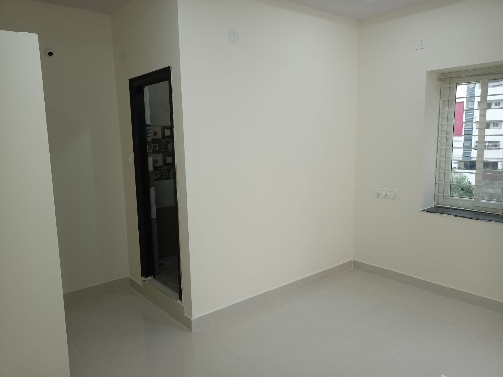 https://findmyroom-property-images-india.s3.ap-south-1.amazonaws.com/theoq-1698854506647-78386.jpg