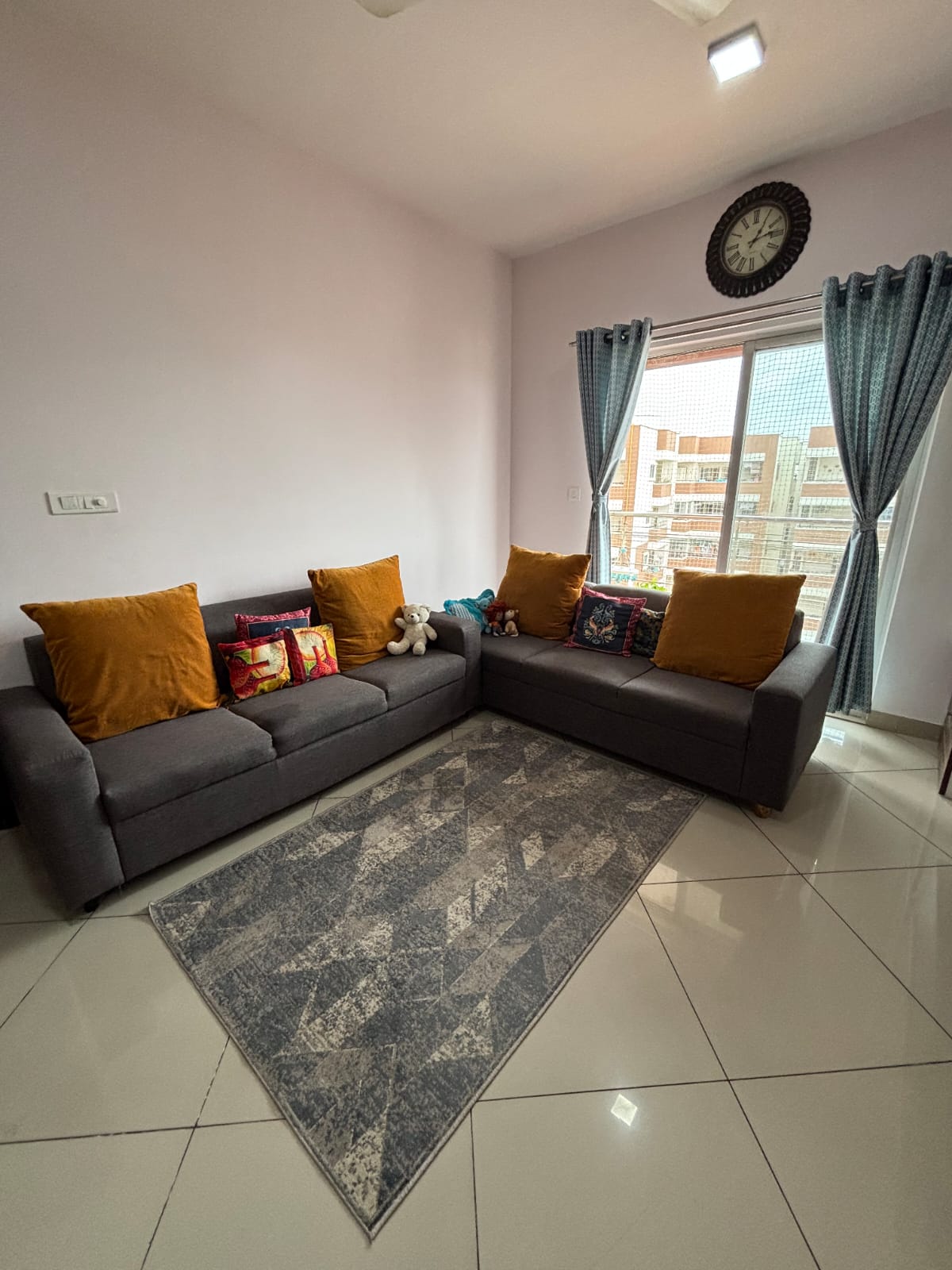 https://findmyroom-property-images-india.s3.ap-south-1.amazonaws.com/tinto-1756884600384-13673.jpg
