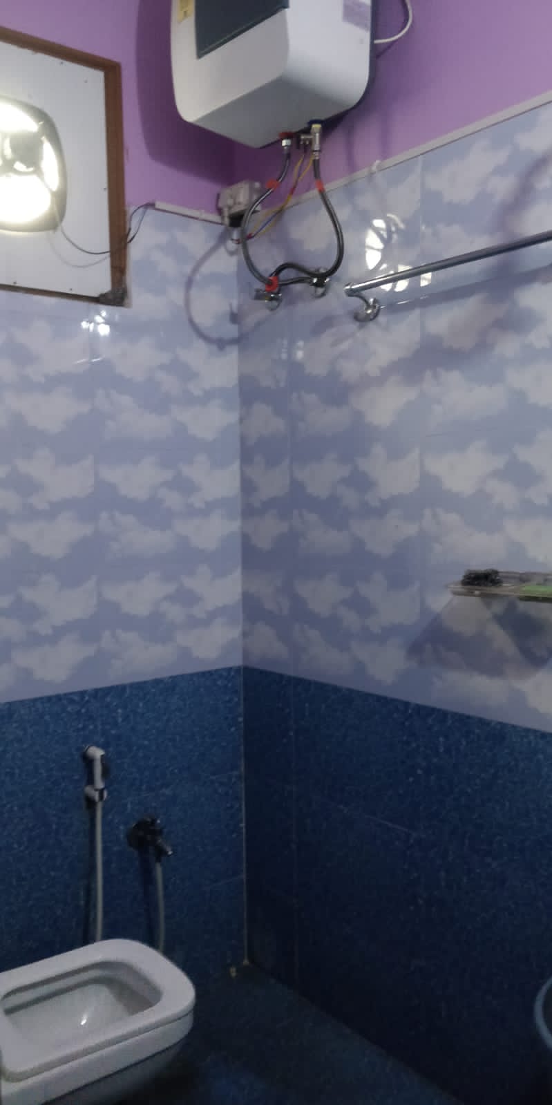 https://findmyroom-property-images-india.s3.ap-south-1.amazonaws.com/tlvjk-1704258178575-10886.jpg