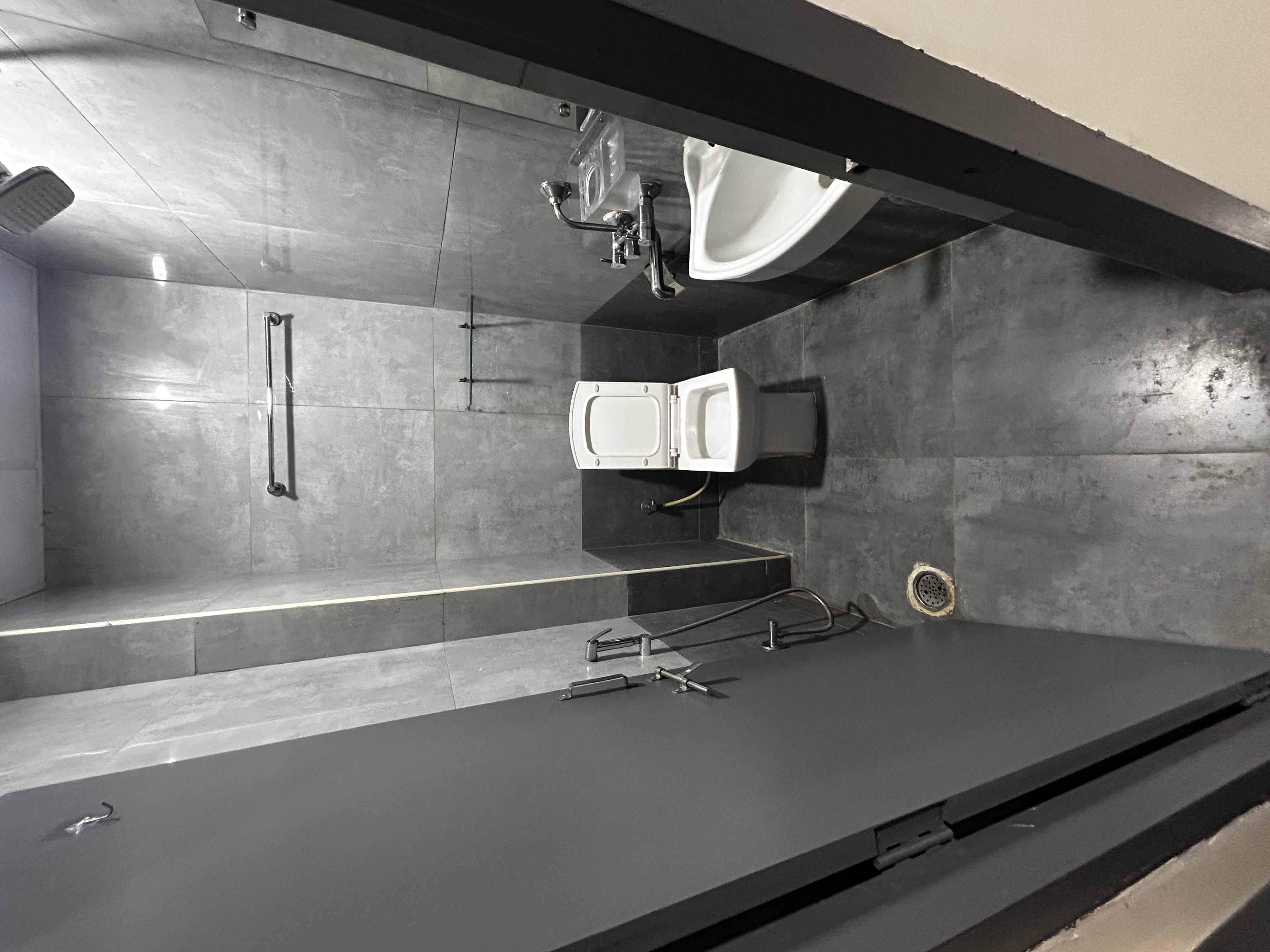 https://findmyroom-property-images-india.s3.ap-south-1.amazonaws.com/tnalu-1728195248280-74436.jpeg
