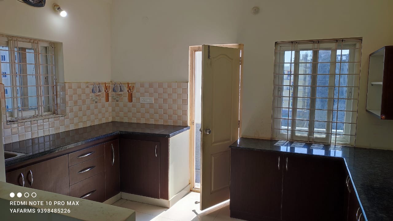 https://findmyroom-property-images-india.s3.ap-south-1.amazonaws.com/tnbdr-1712137575235-21077.jpeg