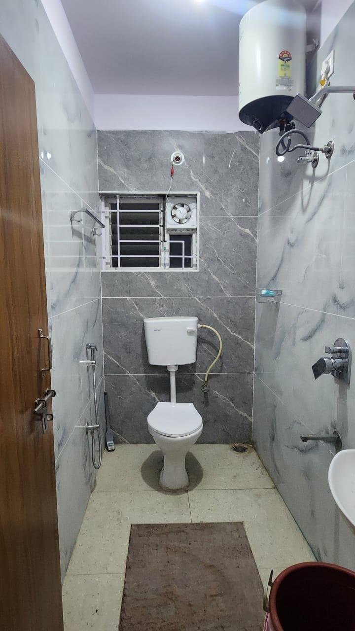 https://findmyroom-property-images-india.s3.ap-south-1.amazonaws.com/tsmng-1760192529085-04207