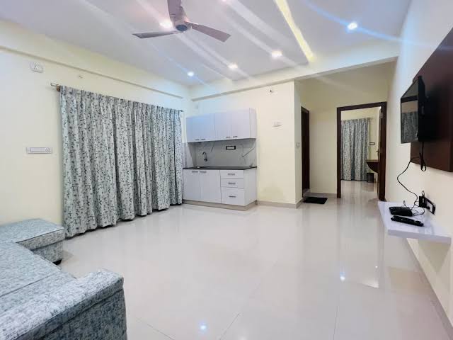 https://findmyroom-property-images-india.s3.ap-south-1.amazonaws.com/tuhsd-1747533992090-88668.jpg