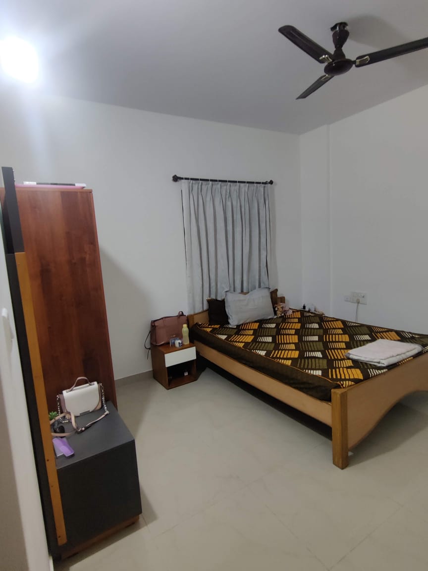 https://findmyroom-property-images-india.s3.ap-south-1.amazonaws.com/twewi-1712245479376-00736.jpg