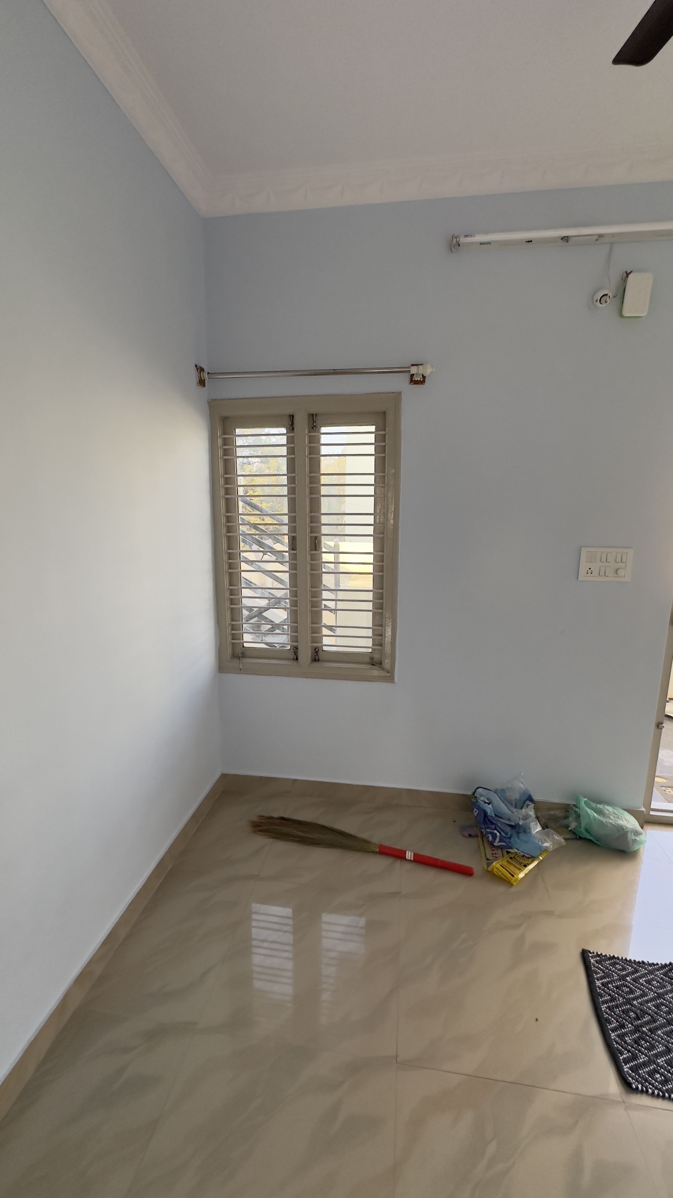https://findmyroom-property-images-india.s3.ap-south-1.amazonaws.com/twril-1708069210251-01228.jpeg