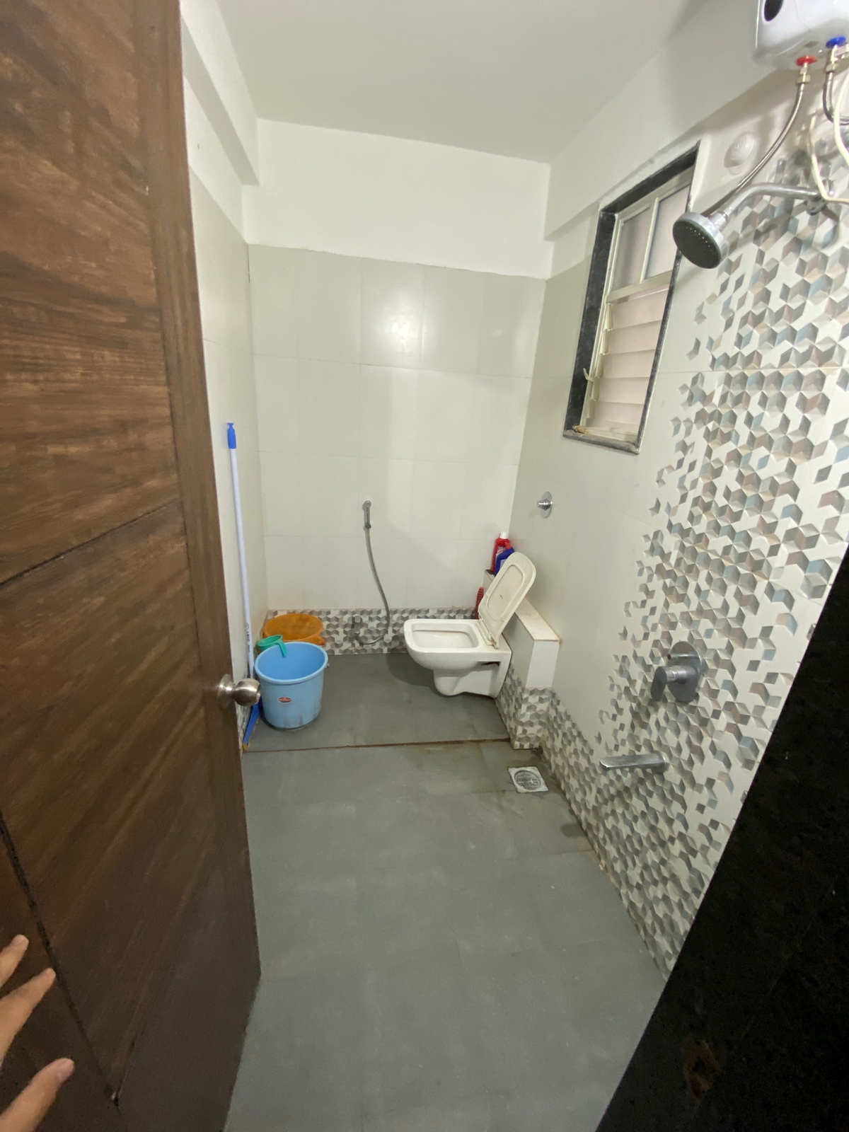 https://findmyroom-property-images-india.s3.ap-south-1.amazonaws.com/tyevz-1672647185382-07887.jpeg