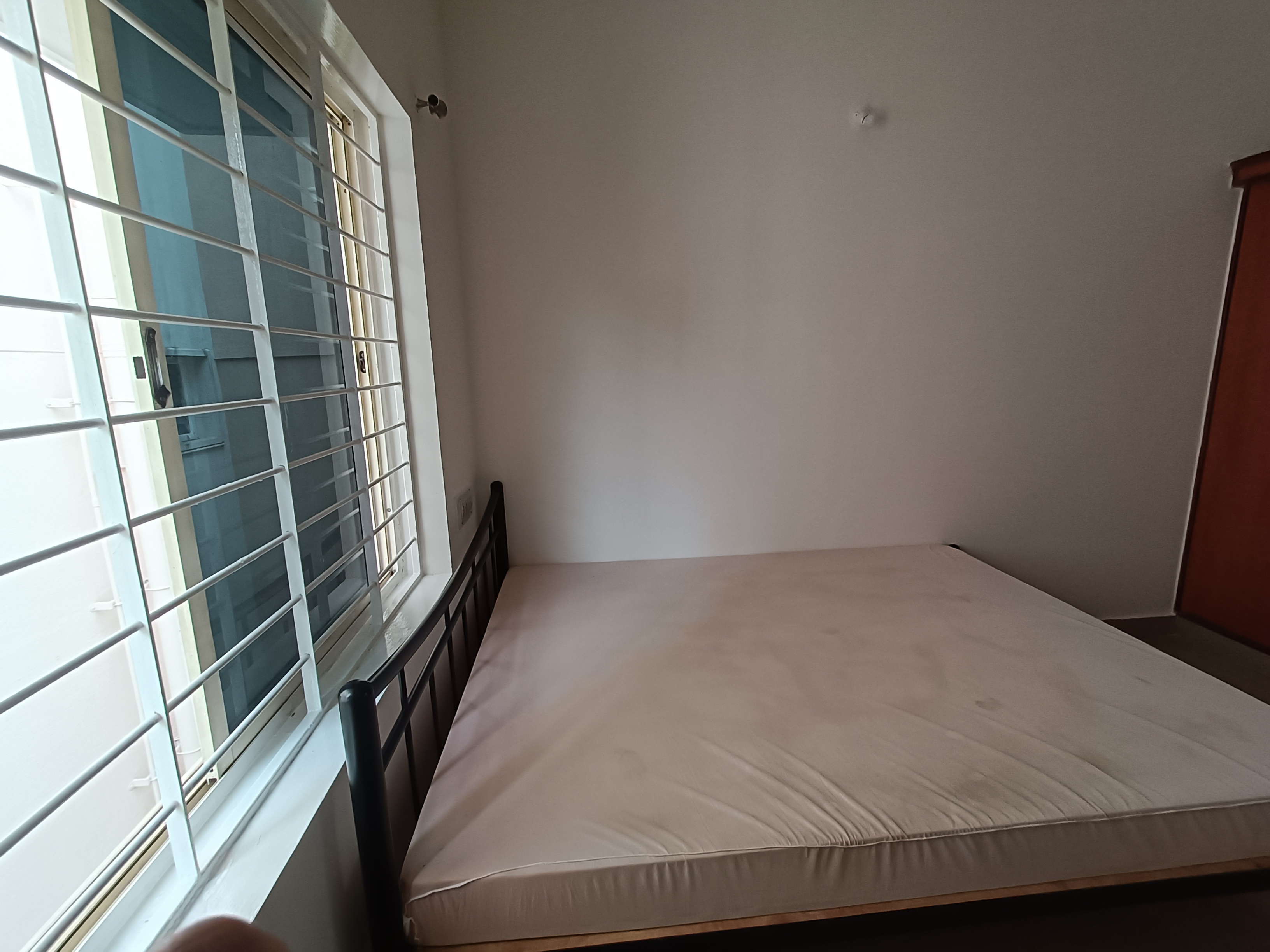 https://findmyroom-property-images-india.s3.ap-south-1.amazonaws.com/ubehf-1747046480810-55847.jpg