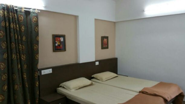 https://findmyroom-property-images-india.s3.ap-south-1.amazonaws.com/ucmwk-1758019368687-80263.jpg