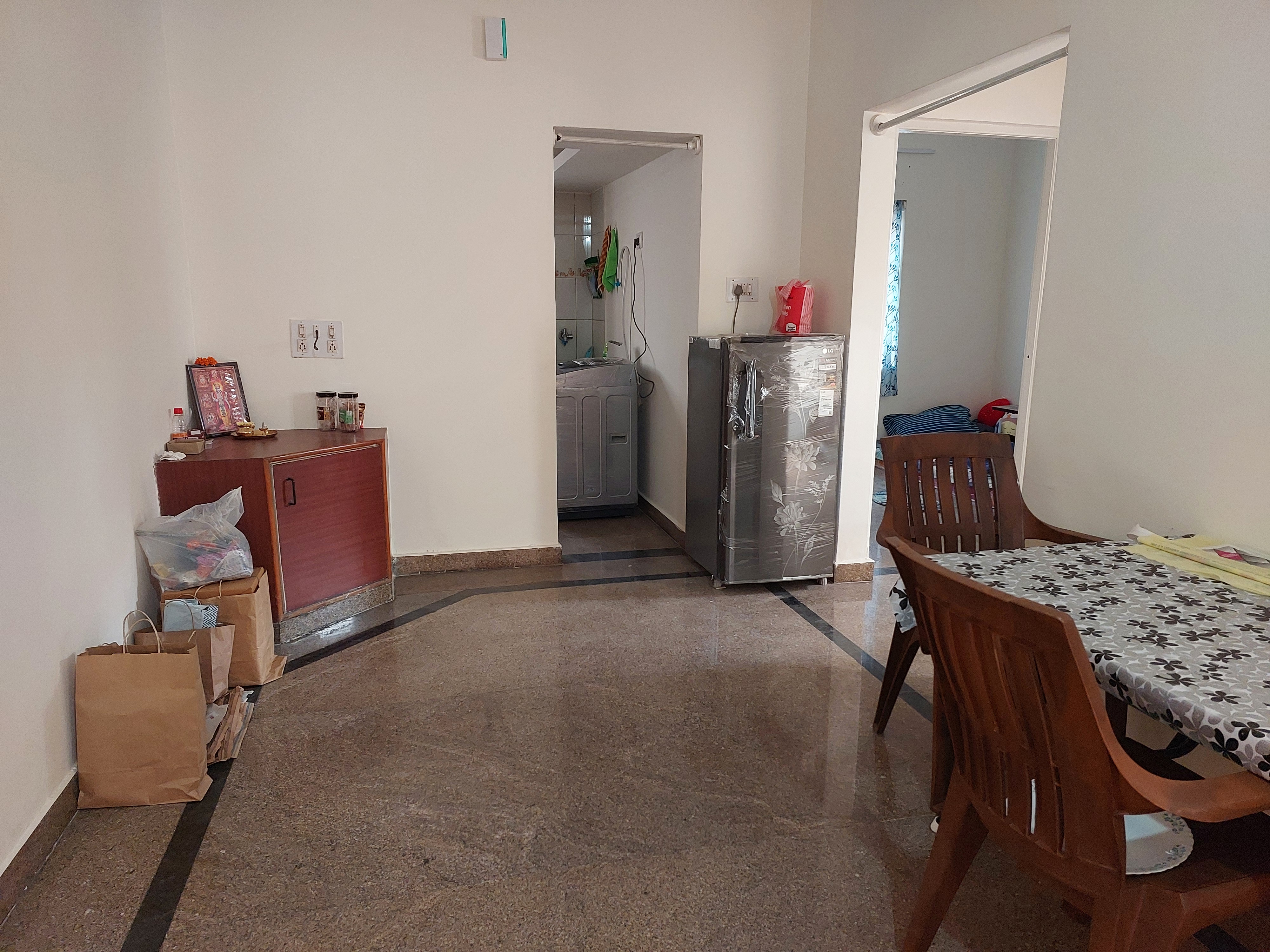 https://findmyroom-property-images-india.s3.ap-south-1.amazonaws.com/uedrk-1710246430195-23724.jpg