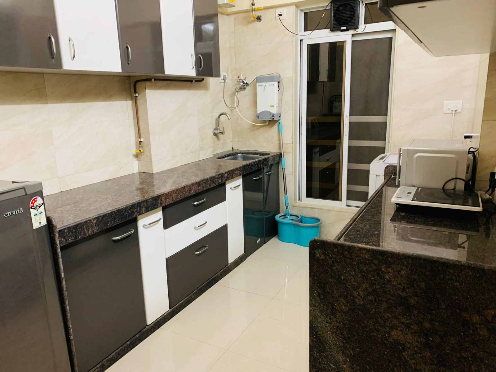 https://findmyroom-property-images-india.s3.ap-south-1.amazonaws.com/uehez-1754657198522-26277.jpeg