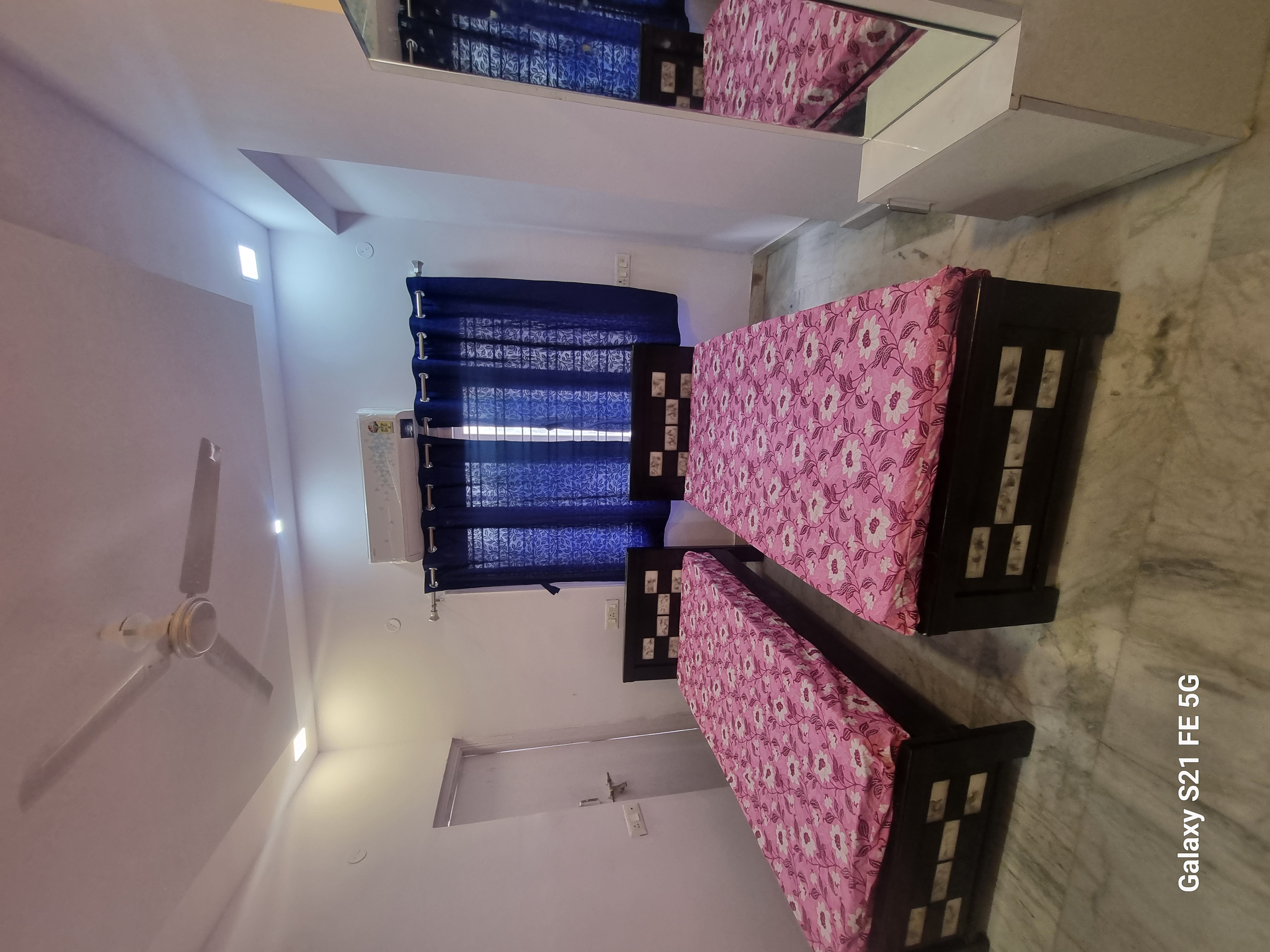 https://findmyroom-property-images-india.s3.ap-south-1.amazonaws.com/ufcbl-1704213965230-08580.jpg