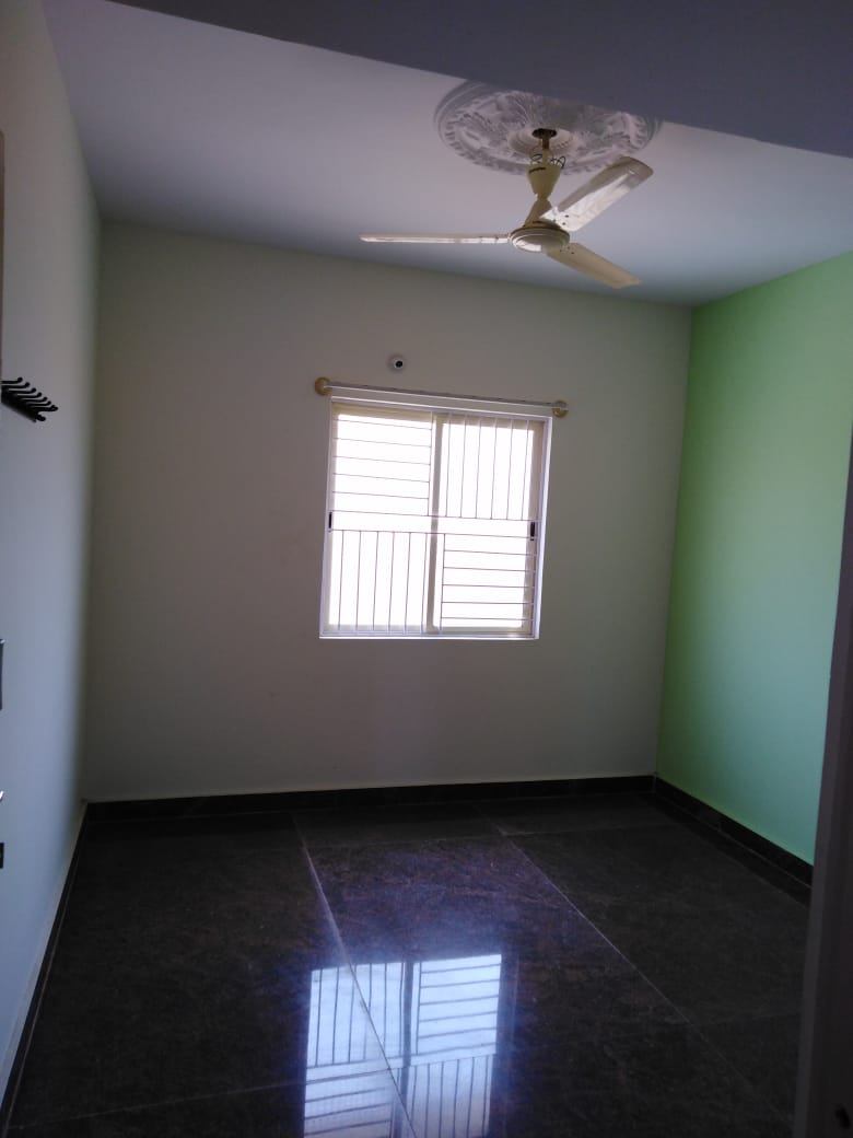 https://findmyroom-property-images-india.s3.ap-south-1.amazonaws.com/ugspu-1760023875083-32402