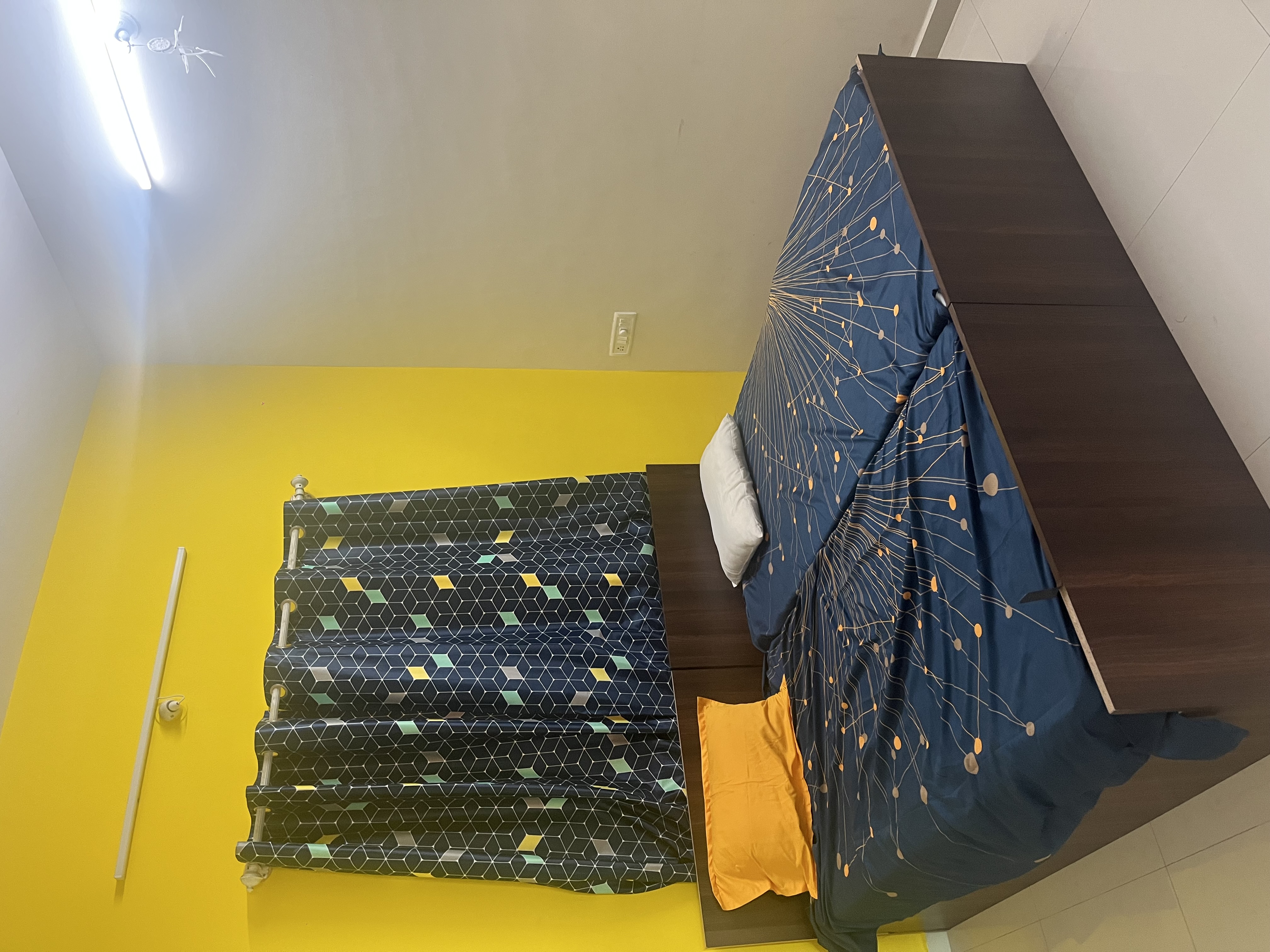 https://findmyroom-property-images-india.s3.ap-south-1.amazonaws.com/ujirr-1689339219889-14347.jpeg