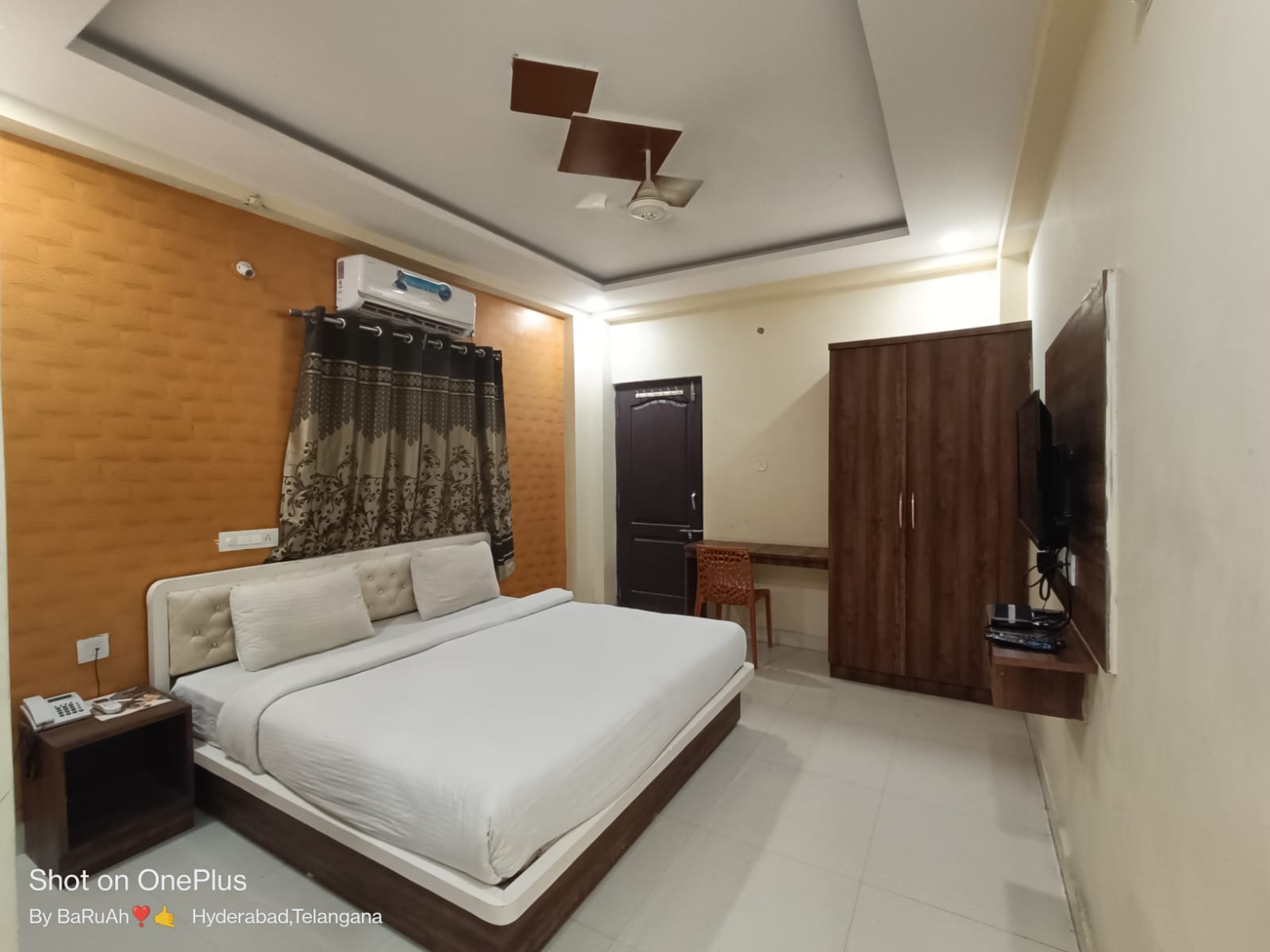 https://findmyroom-property-images-india.s3.ap-south-1.amazonaws.com/ujmyi-1737806600243-53701.jpeg