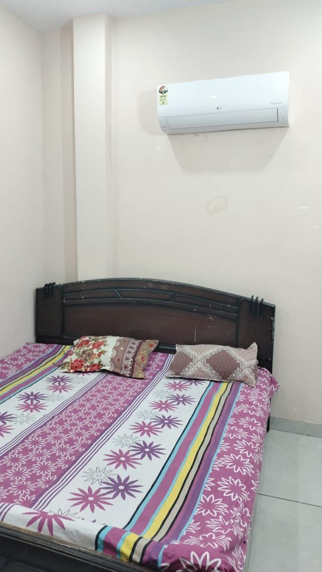 https://findmyroom-property-images-india.s3.ap-south-1.amazonaws.com/ukwvc-1759834331818-82016