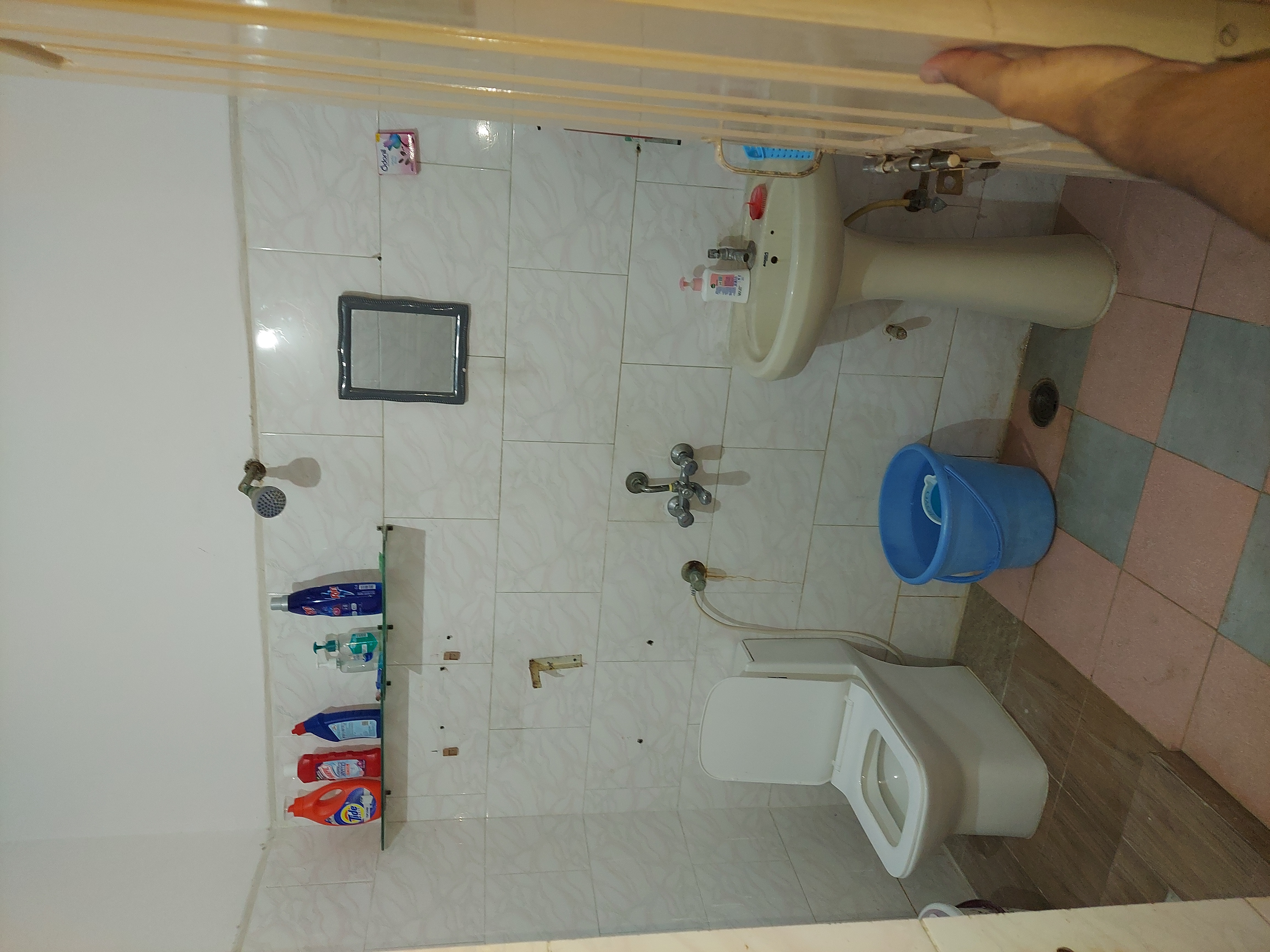 https://findmyroom-property-images-india.s3.ap-south-1.amazonaws.com/ulgsq-1694691386395-75305.jpg