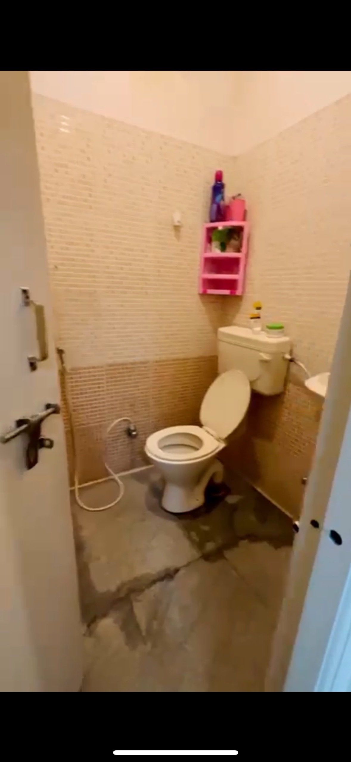 https://findmyroom-property-images-india.s3.ap-south-1.amazonaws.com/uoddh-1684304243841-31748.jpeg
