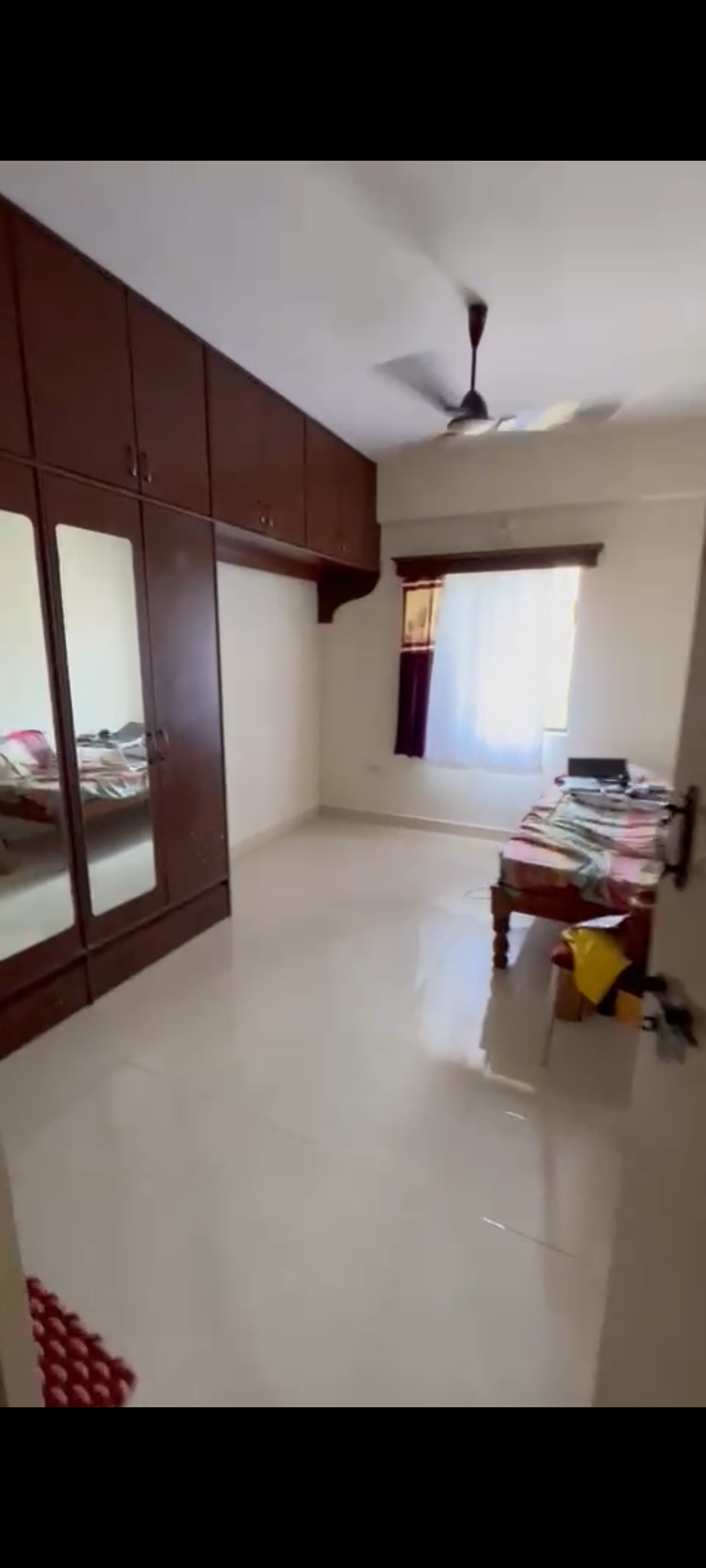https://findmyroom-property-images-india.s3.ap-south-1.amazonaws.com/uolfp-1702358011165-15212.jpg