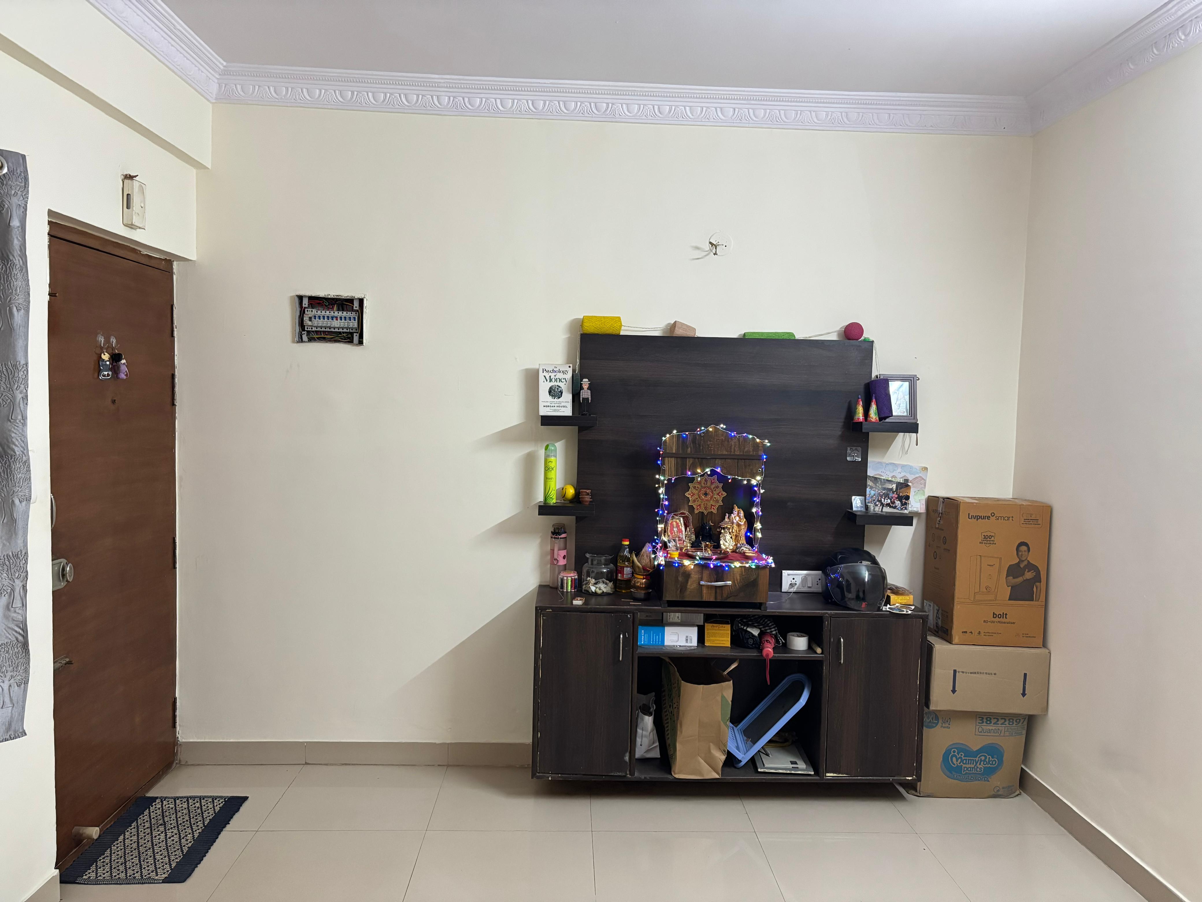 https://findmyroom-property-images-india.s3.ap-south-1.amazonaws.com/usliw-1737886546051-74806.jpeg