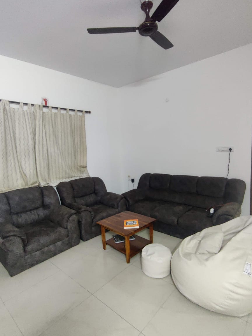 https://findmyroom-property-images-india.s3.ap-south-1.amazonaws.com/utkwa-1712245479376-56877.jpg