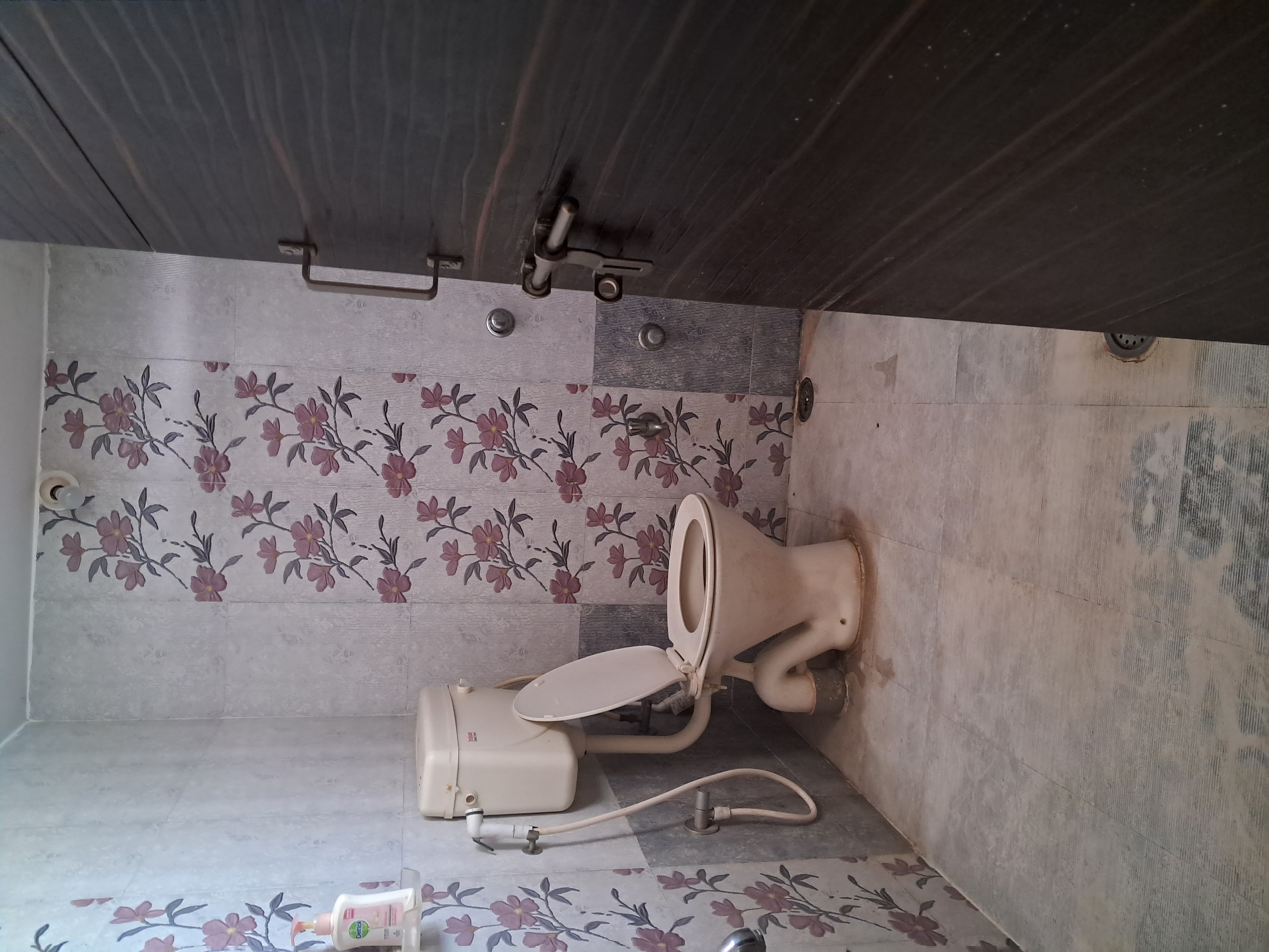 https://findmyroom-property-images-india.s3.ap-south-1.amazonaws.com/uubmj-1693623628409-50118.jpg
