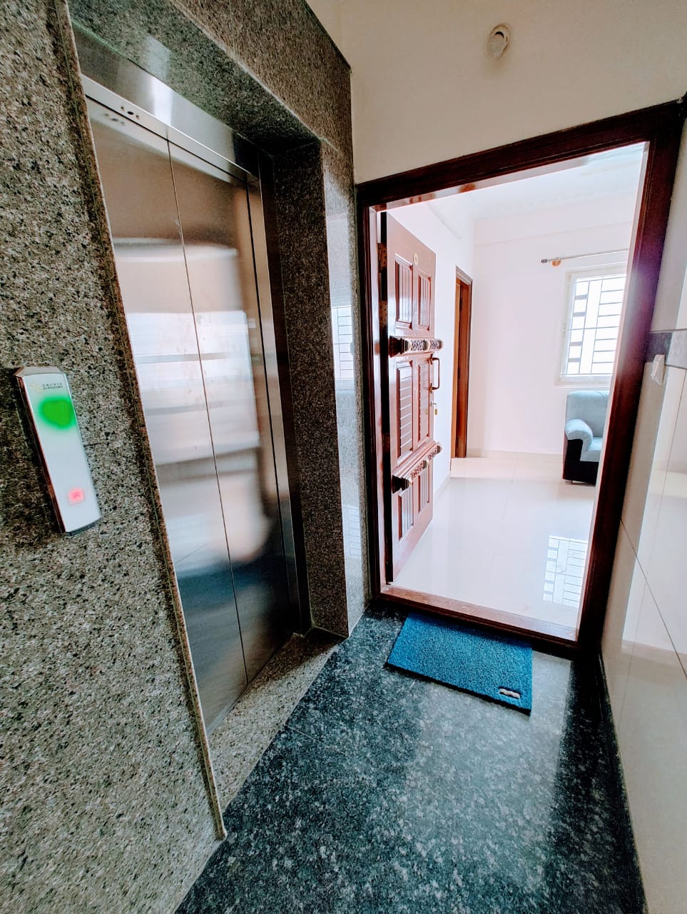 https://findmyroom-property-images-india.s3.ap-south-1.amazonaws.com/uwgiu-1689792415889-27374.jpeg