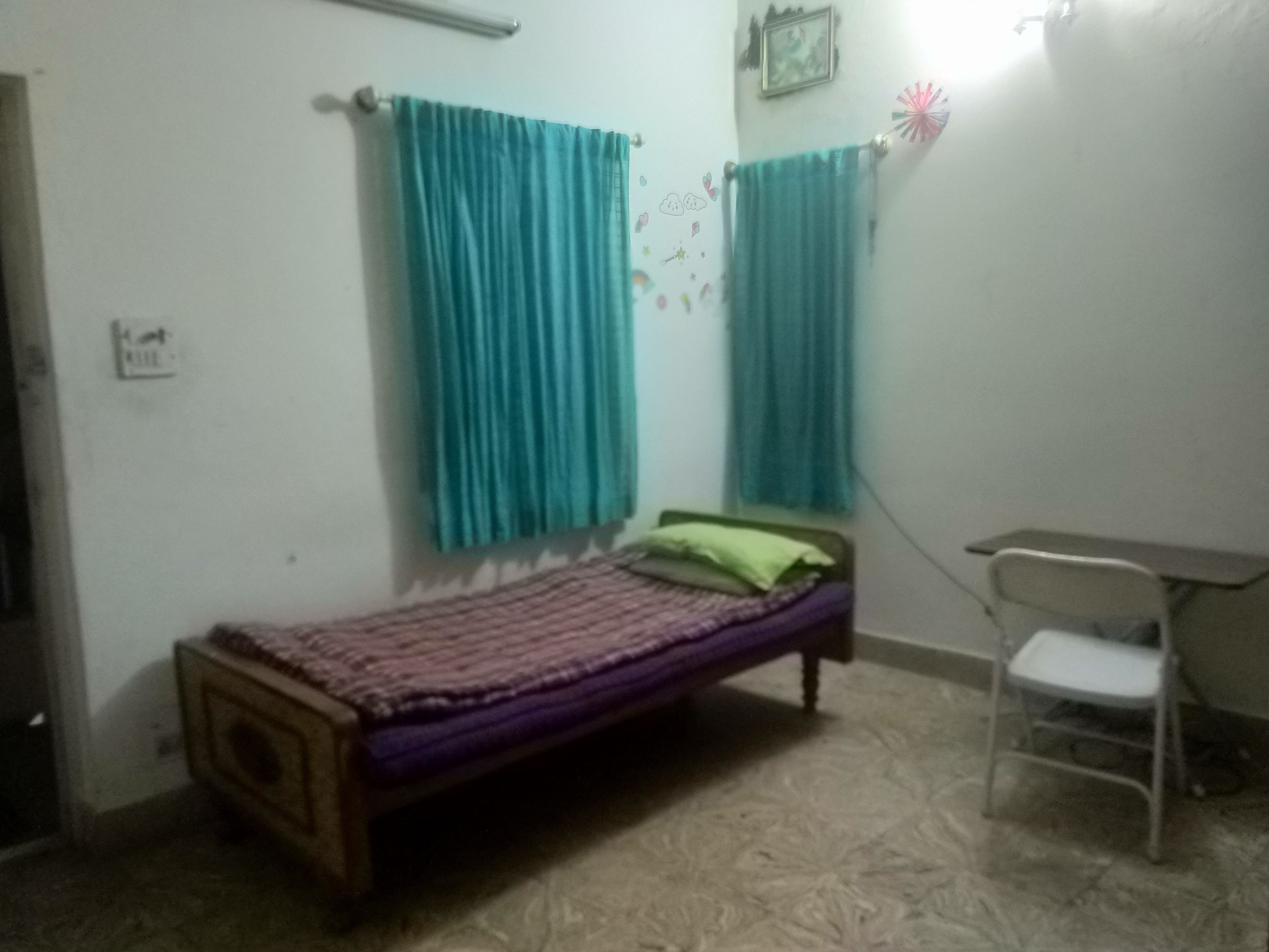 https://findmyroom-property-images-india.s3.ap-south-1.amazonaws.com/uzyvb-1702298959298-85328.jpg