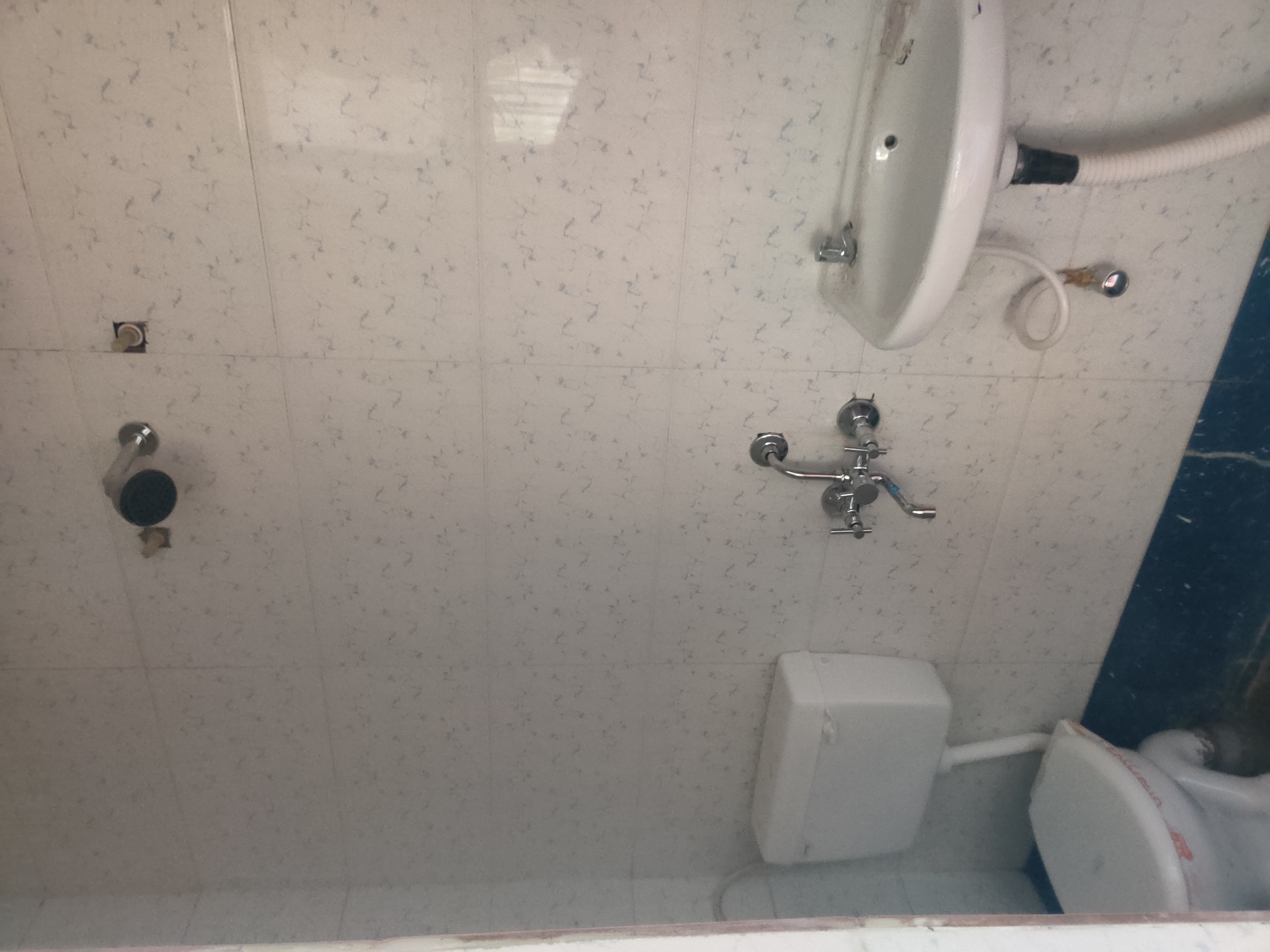 https://findmyroom-property-images-india.s3.ap-south-1.amazonaws.com/vdcue-1710419028706-26857.jpg