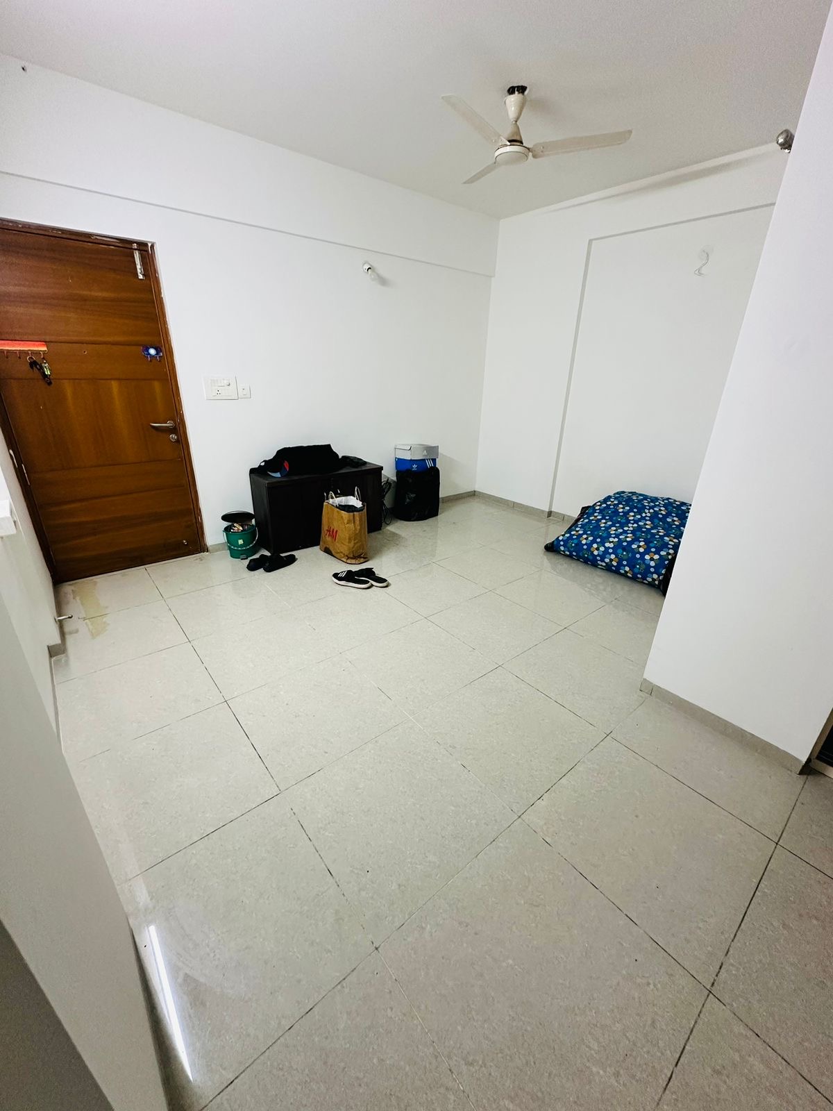 https://findmyroom-property-images-india.s3.ap-south-1.amazonaws.com/vdzrf-1720156453703-87650.jpeg