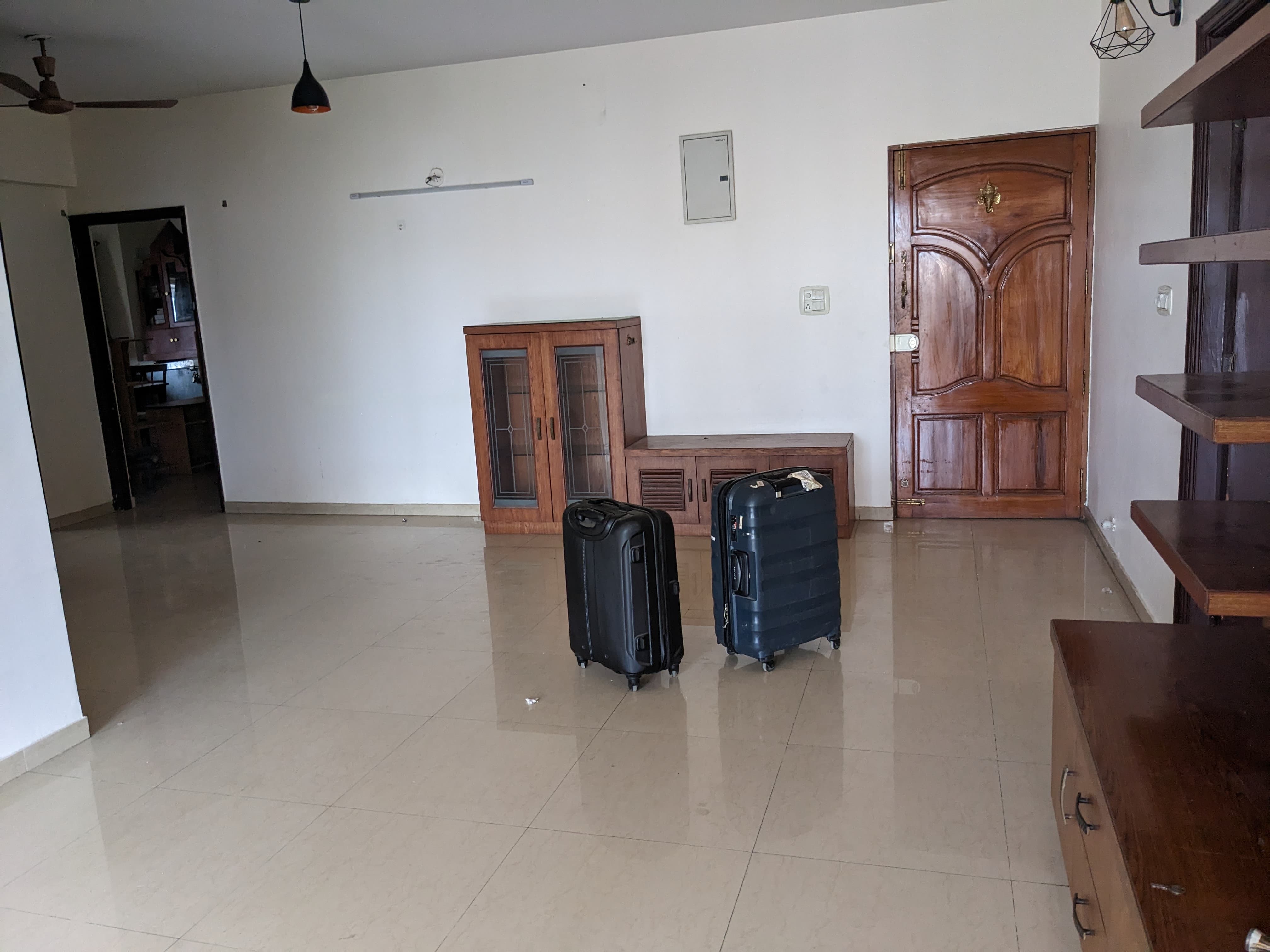https://findmyroom-property-images-india.s3.ap-south-1.amazonaws.com/vefdw-1740132758480-25737.jpg