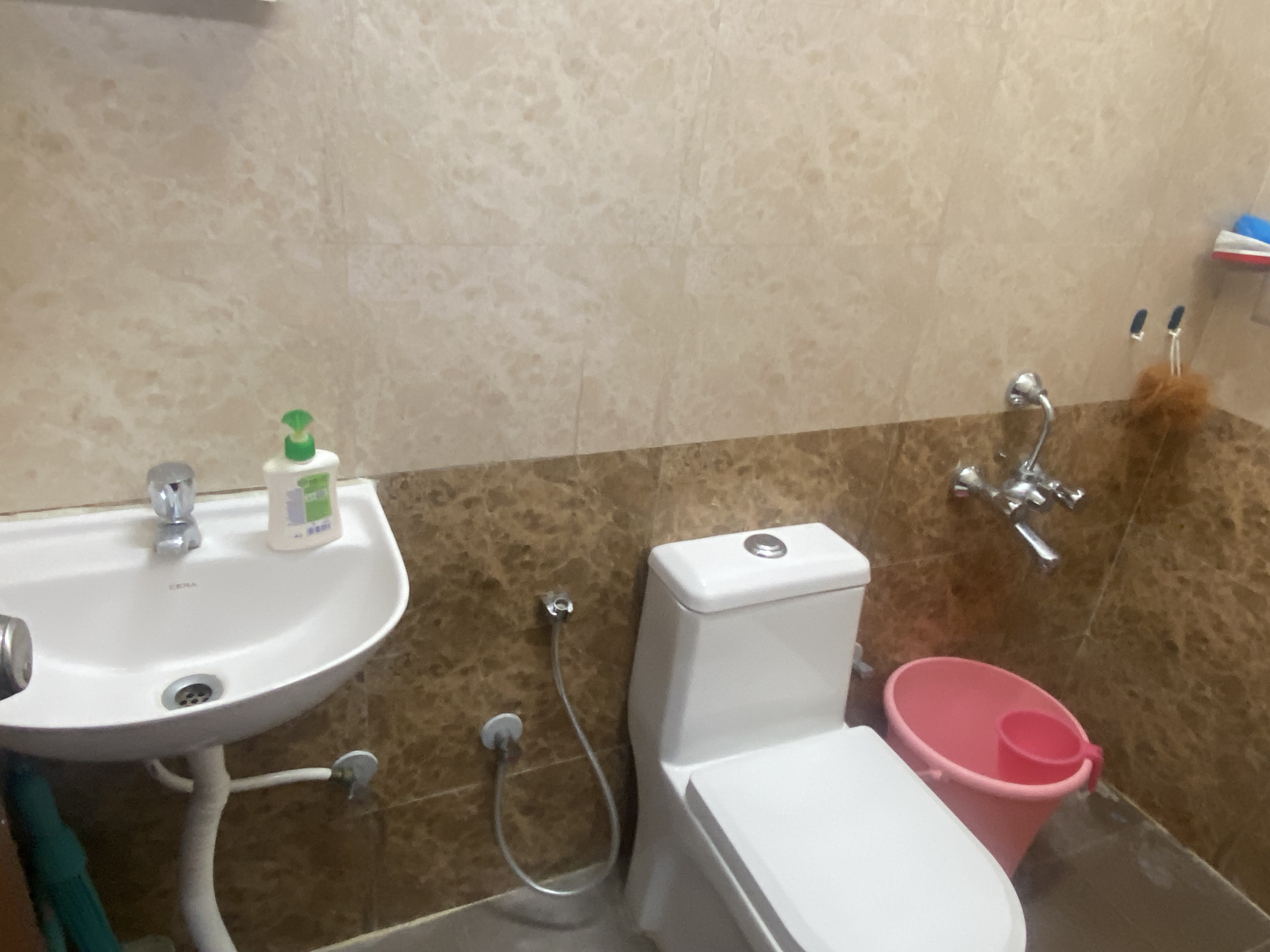 https://findmyroom-property-images-india.s3.ap-south-1.amazonaws.com/vezdw-1691744271958-25270.jpeg