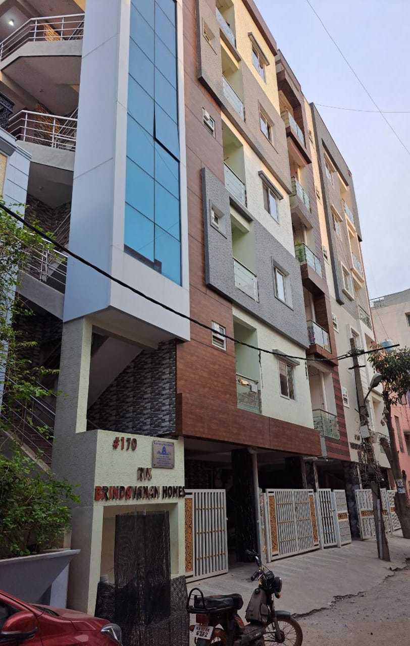 https://findmyroom-property-images-india.s3.ap-south-1.amazonaws.com/vffrm-1657464049335-02185.jpg