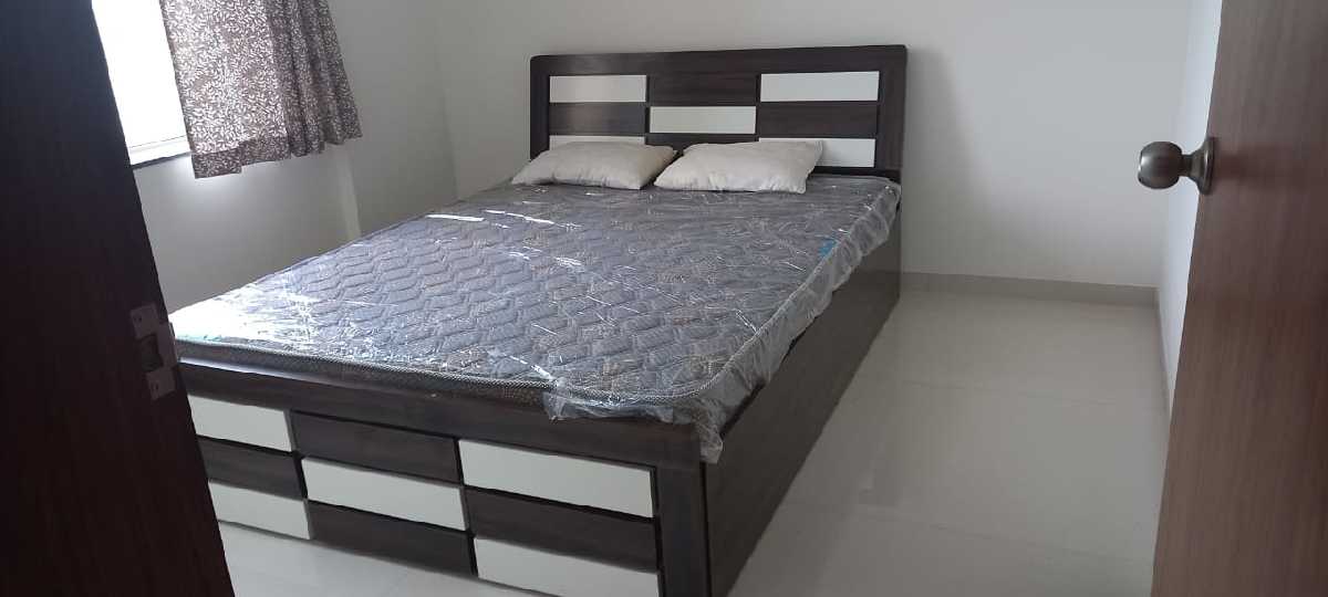 https://findmyroom-property-images-india.s3.ap-south-1.amazonaws.com/vgtxx-1745489495584-55150.jpg