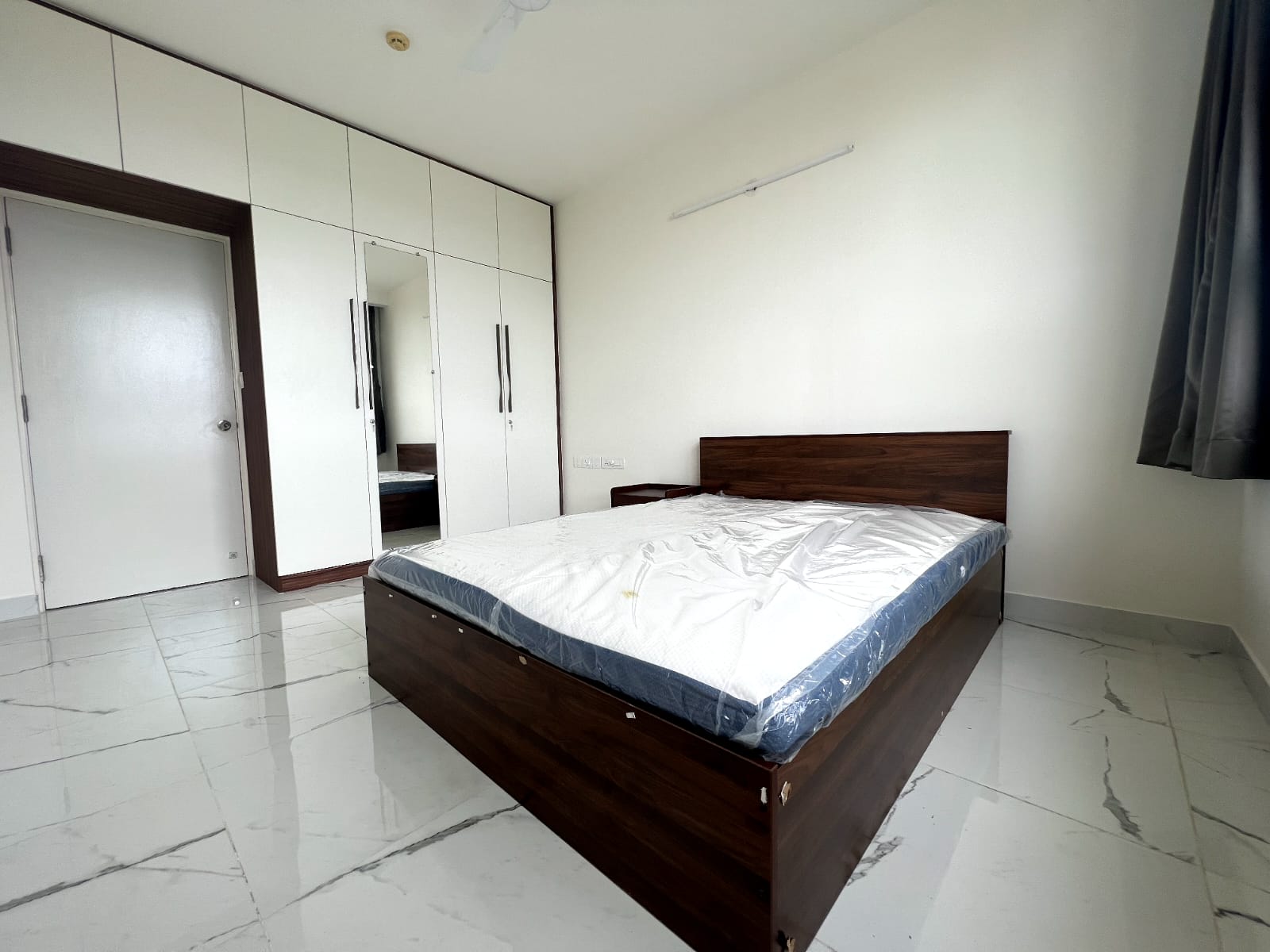https://findmyroom-property-images-india.s3.ap-south-1.amazonaws.com/vifjh-1756232558714-33644.jpg