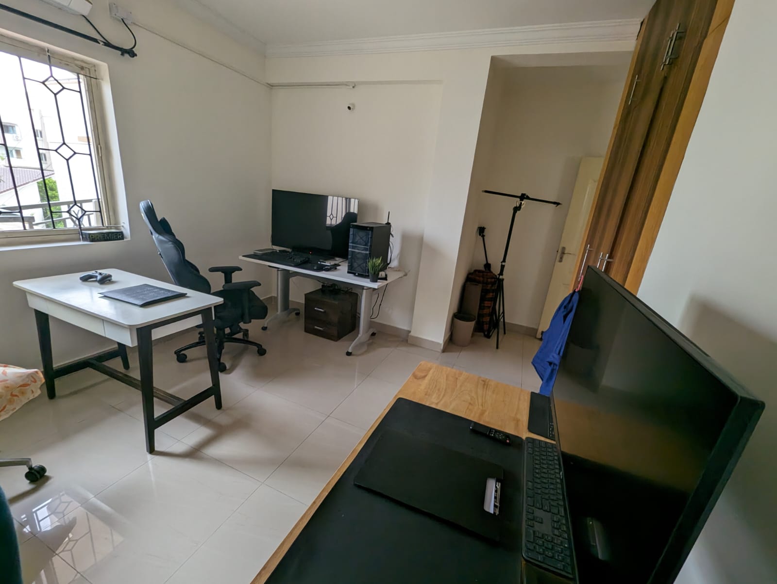 https://findmyroom-property-images-india.s3.ap-south-1.amazonaws.com/vkjxz-1690436064764-84637.jpg