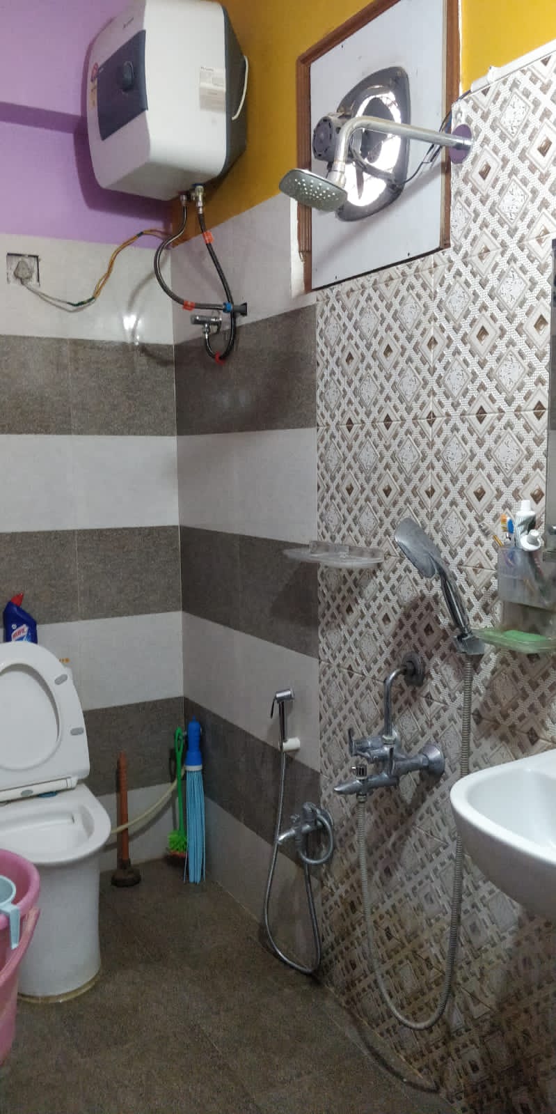https://findmyroom-property-images-india.s3.ap-south-1.amazonaws.com/vkvyw-1704258178577-38281.jpg