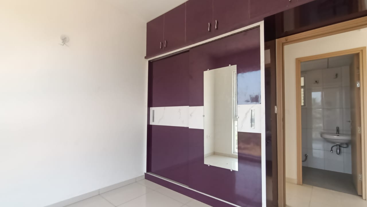 https://findmyroom-property-images-india.s3.ap-south-1.amazonaws.com/vlcwz-1713015295997-18602.jpg