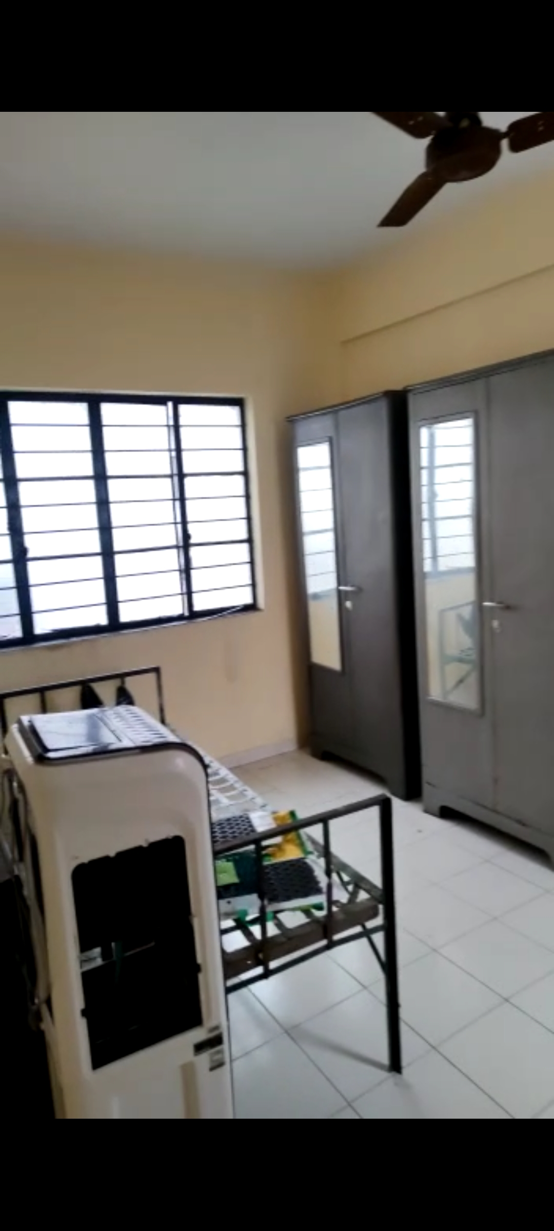 https://findmyroom-property-images-india.s3.ap-south-1.amazonaws.com/vmfow-1664684491345-36844.jpg