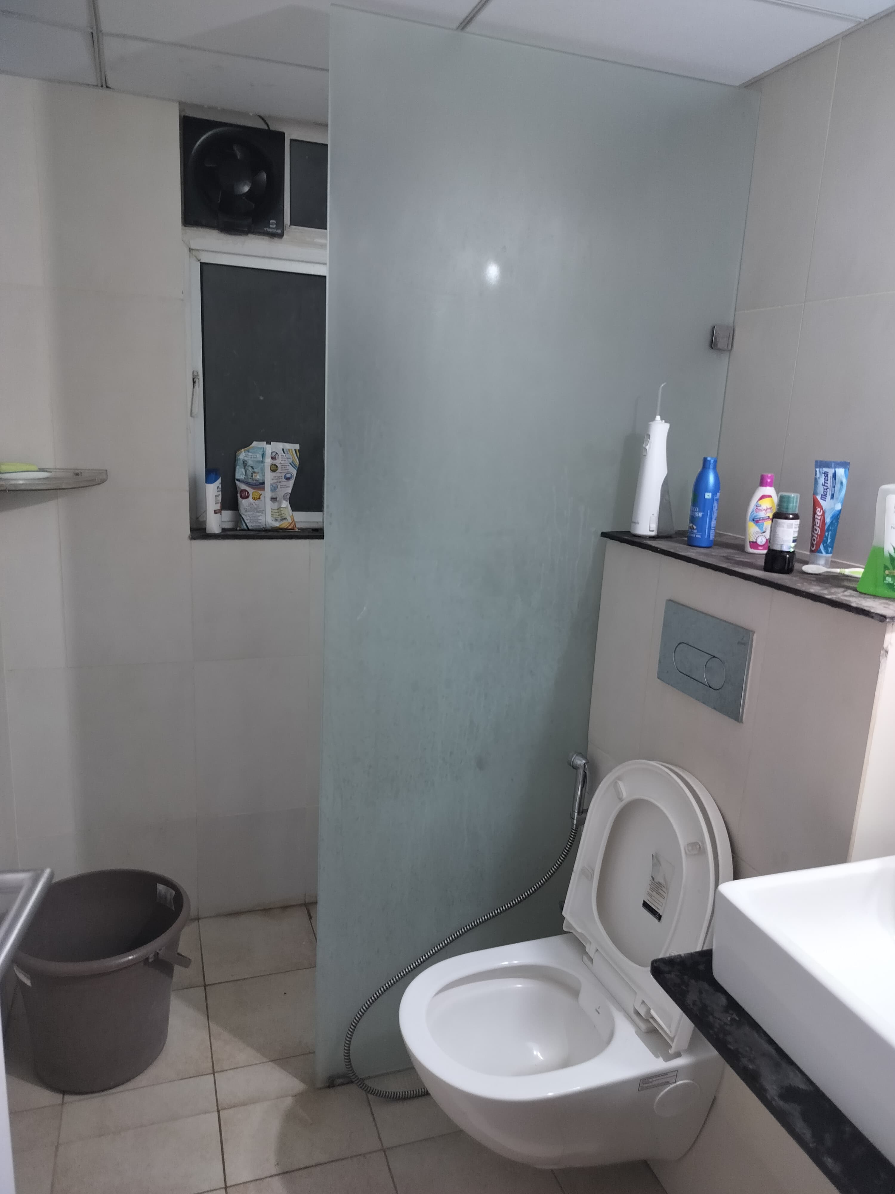 https://findmyroom-property-images-india.s3.ap-south-1.amazonaws.com/vnlxr-1757384857604-77246.jpeg
