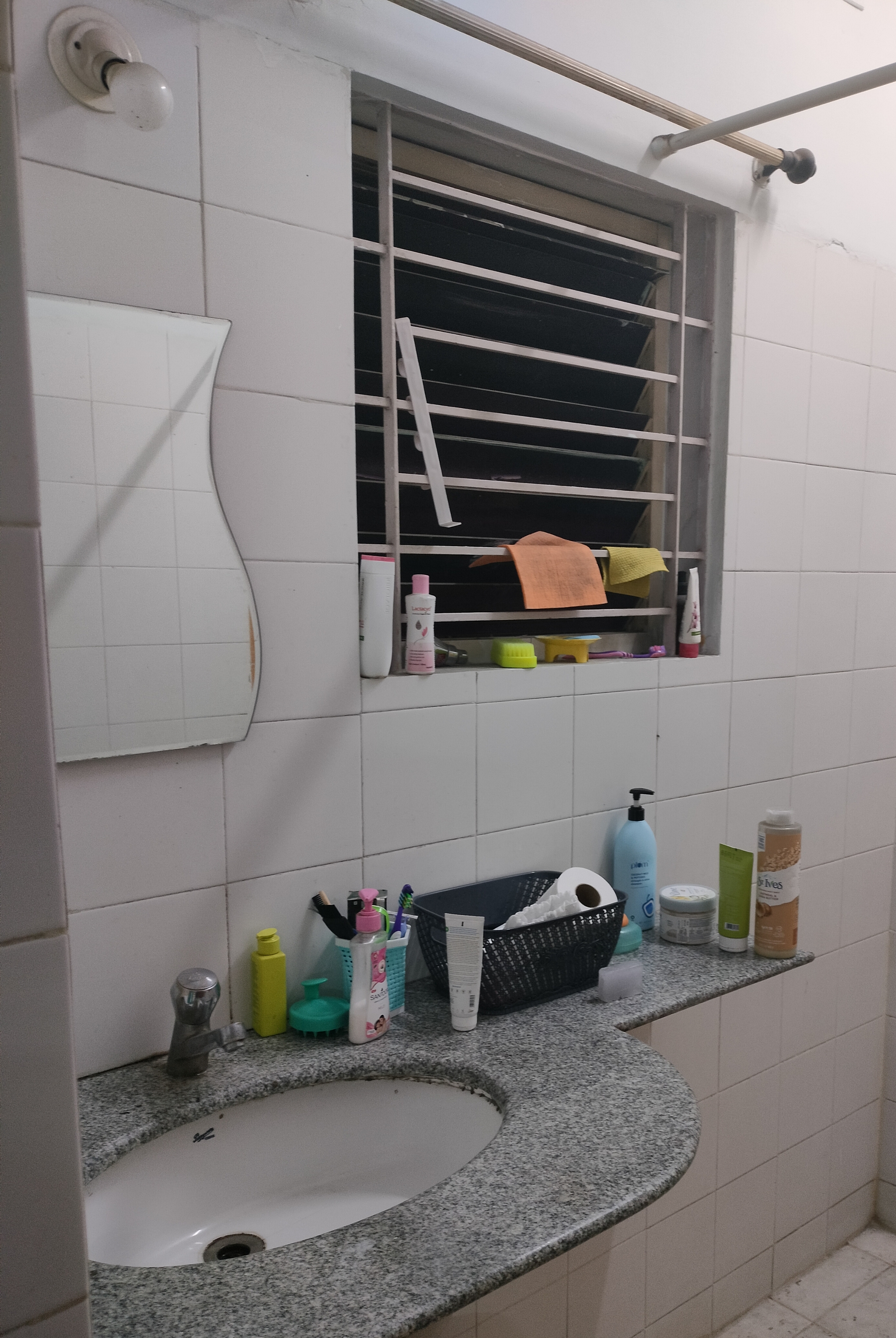 https://findmyroom-property-images-india.s3.ap-south-1.amazonaws.com/vpfud-1737213129247-80386.jpg