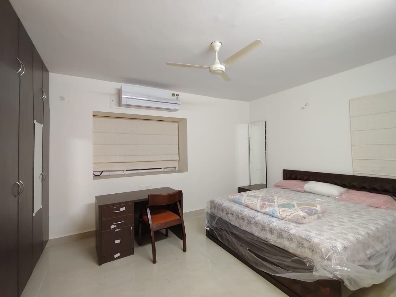 https://findmyroom-property-images-india.s3.ap-south-1.amazonaws.com/vqwtm-1760166981300-61644