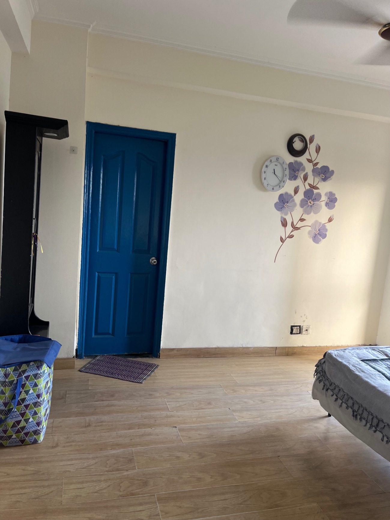 https://findmyroom-property-images-india.s3.ap-south-1.amazonaws.com/vqzlr-1760252780142-23326