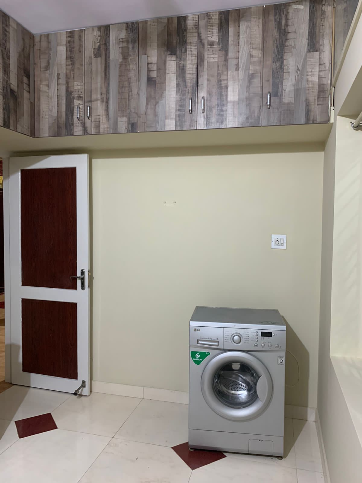 https://findmyroom-property-images-india.s3.ap-south-1.amazonaws.com/vrodp-1702998970980-08452.jpeg