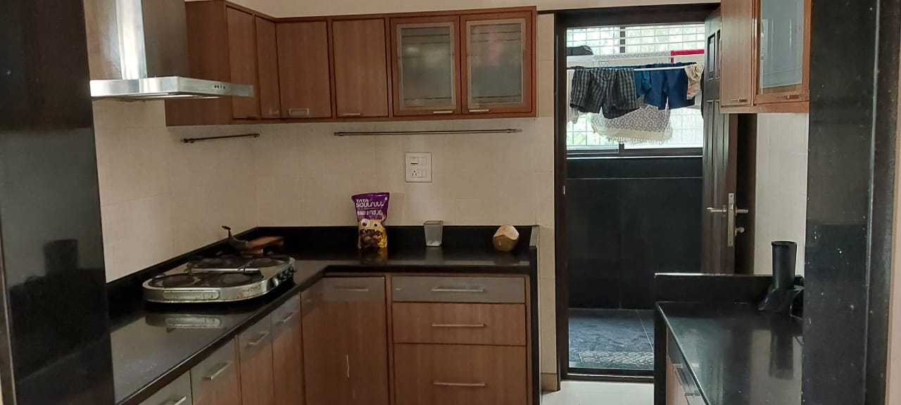 https://findmyroom-property-images-india.s3.ap-south-1.amazonaws.com/vrrhv-1702804601015-65121.jpeg