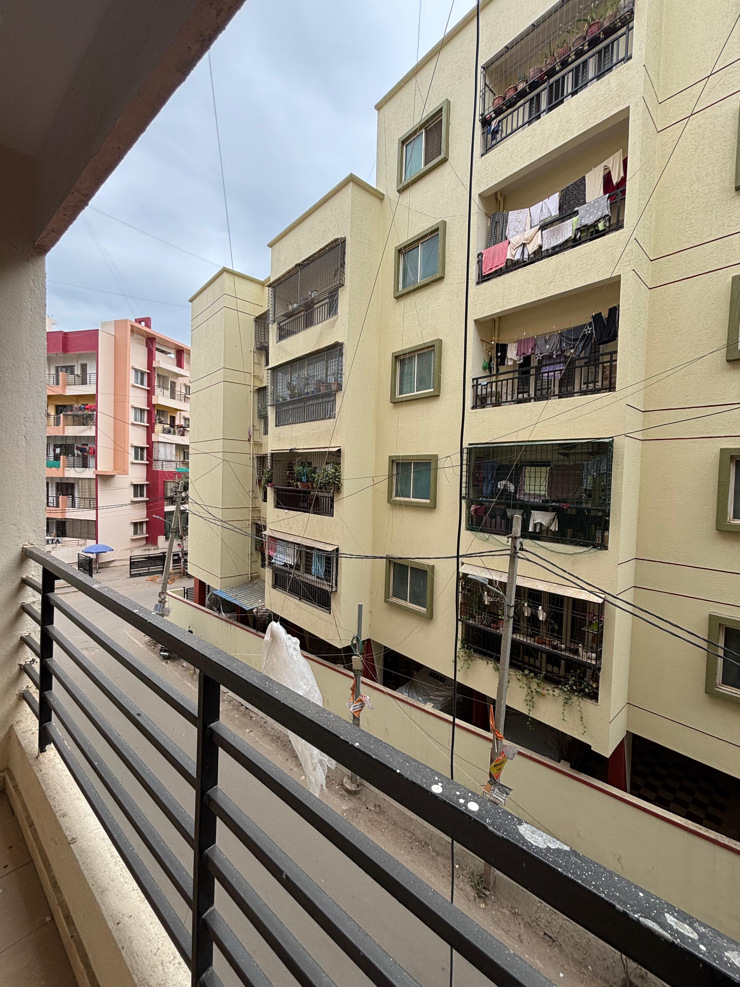 https://findmyroom-property-images-india.s3.ap-south-1.amazonaws.com/vrtpz-1737886546020-57763.jpeg