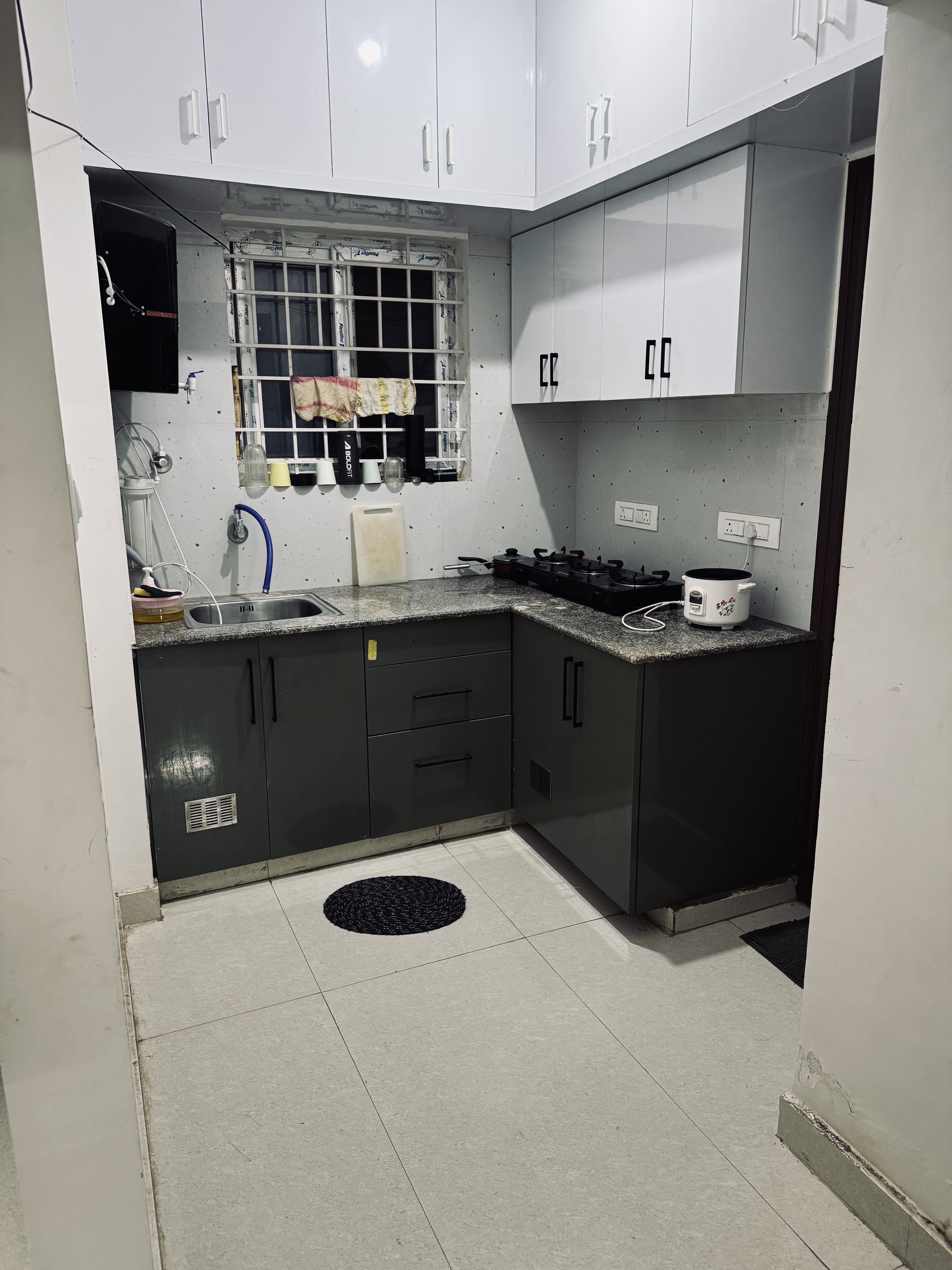 https://findmyroom-property-images-india.s3.ap-south-1.amazonaws.com/vtejs-1749666832114-25668.jpeg