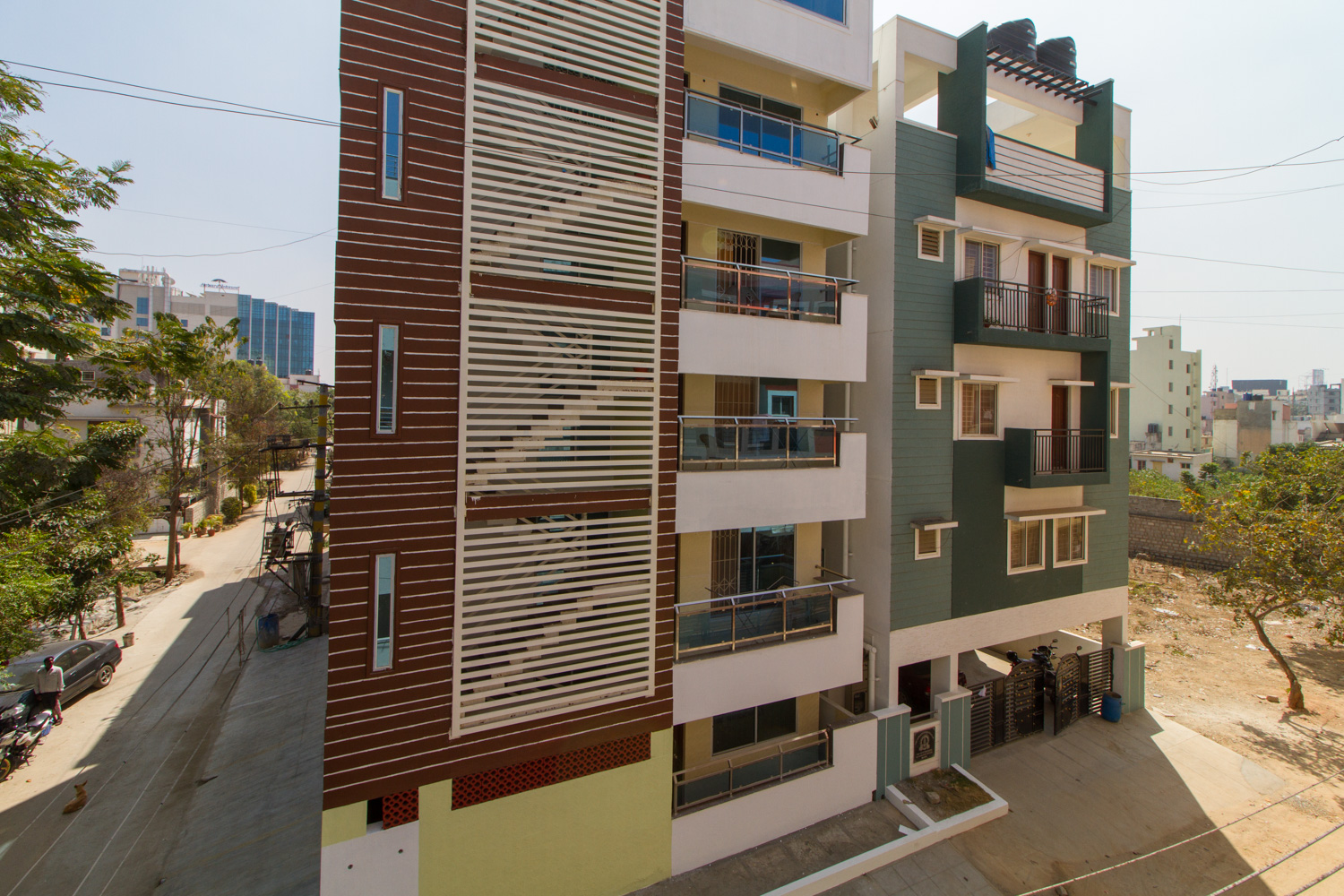 https://findmyroom-property-images-india.s3.ap-south-1.amazonaws.com/vuxpl-1756909439400-73460.jpg