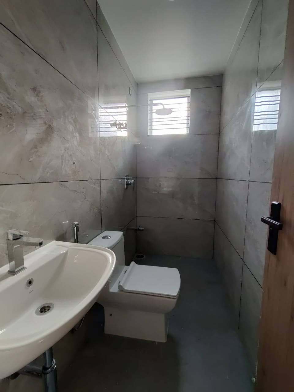 https://findmyroom-property-images-india.s3.ap-south-1.amazonaws.com/vvlwb-1719577010283-00107.jpg